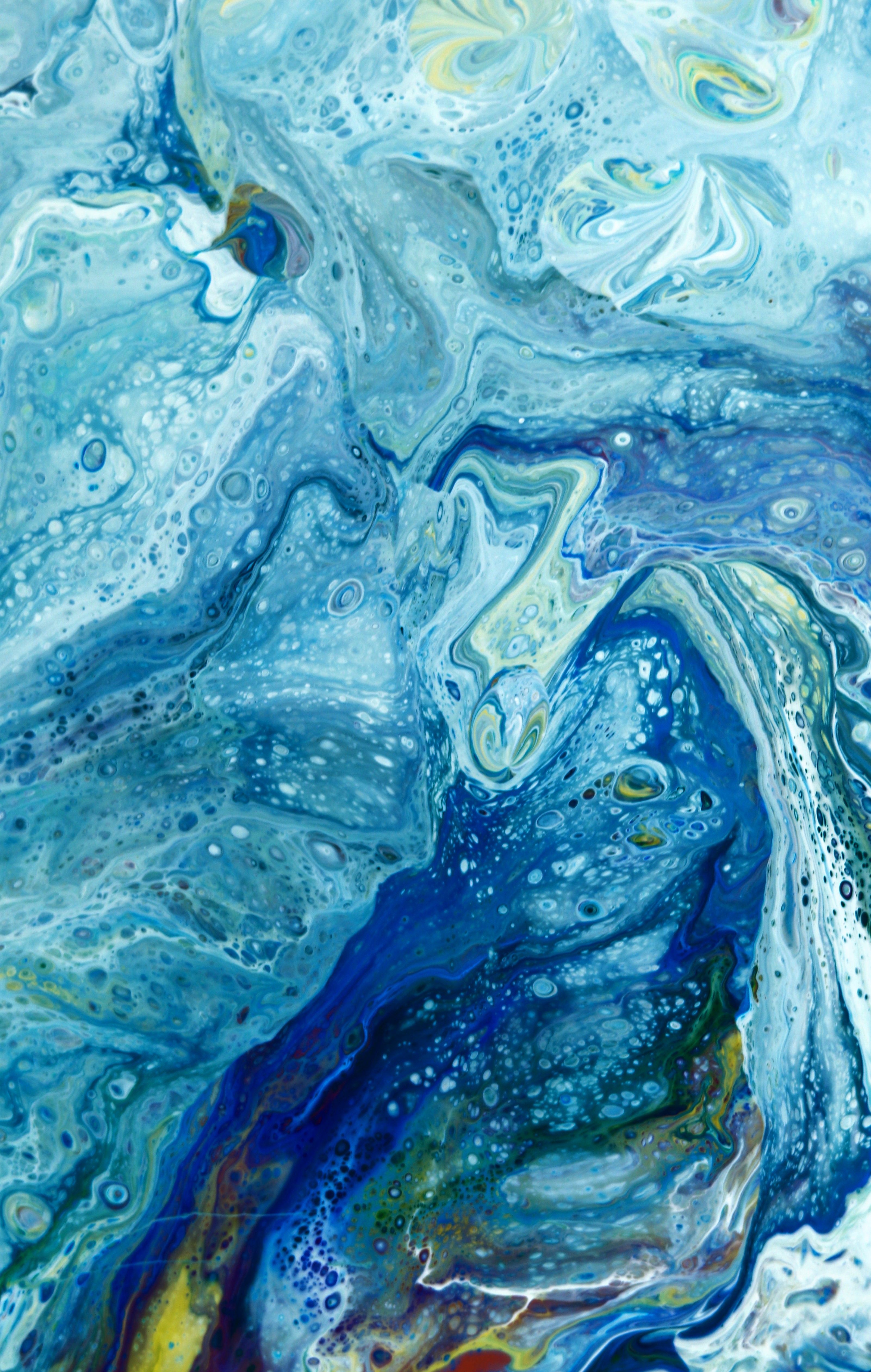 Vibrant Abstract Blue Fluid Art Painting · Free Stock Photo