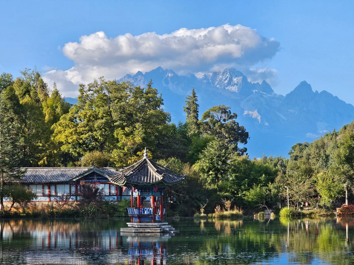 Lijiang and Jade Dragon Snow Mountain in Yunnan