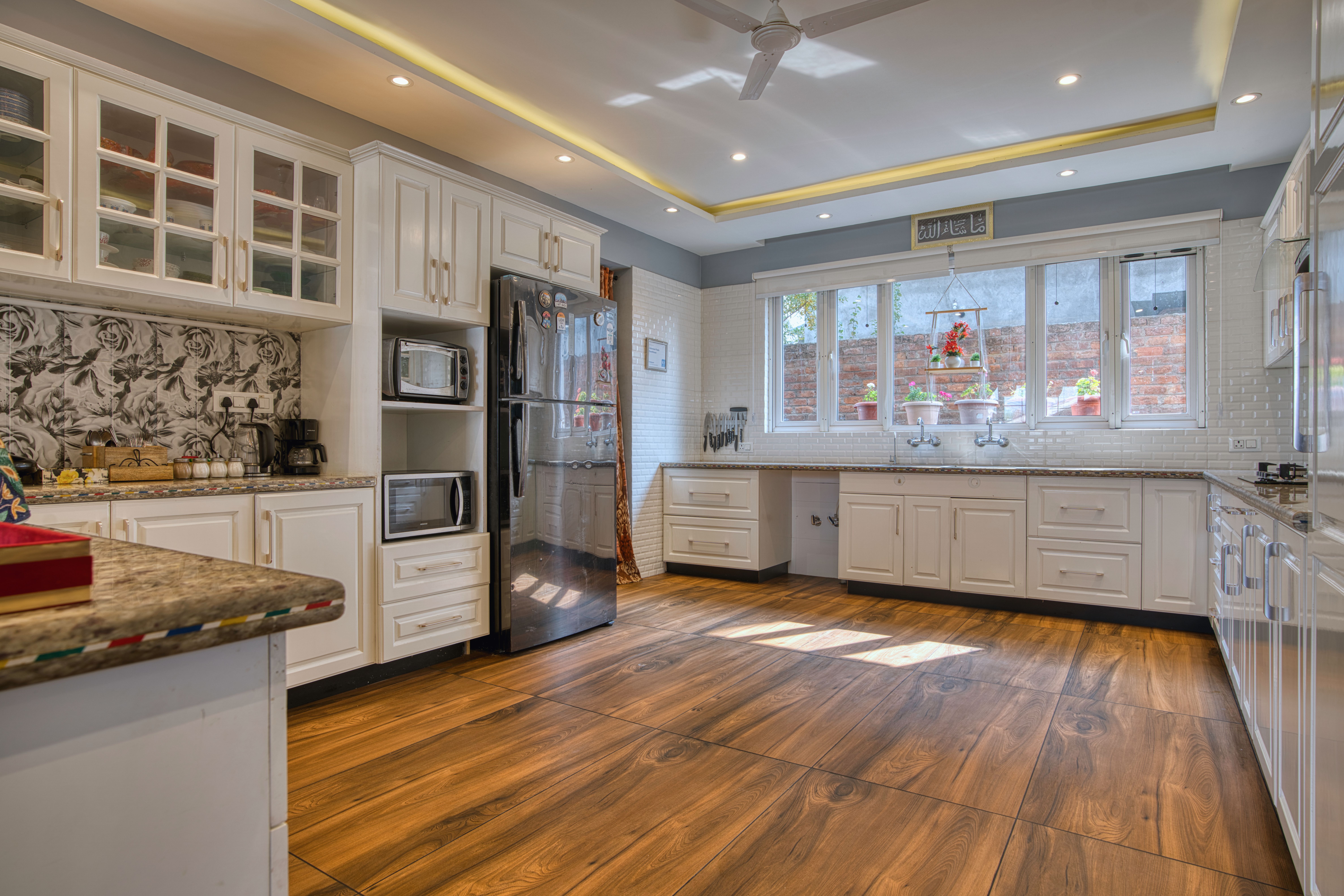 Modern Kitchen Interior in Jammu and Kashmir · Free Stock Photo