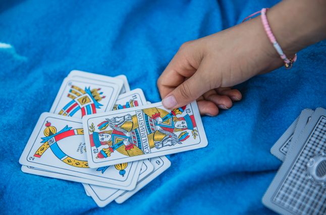 Online Casino: Spielautomaten und Live-Spiele im Überblick
