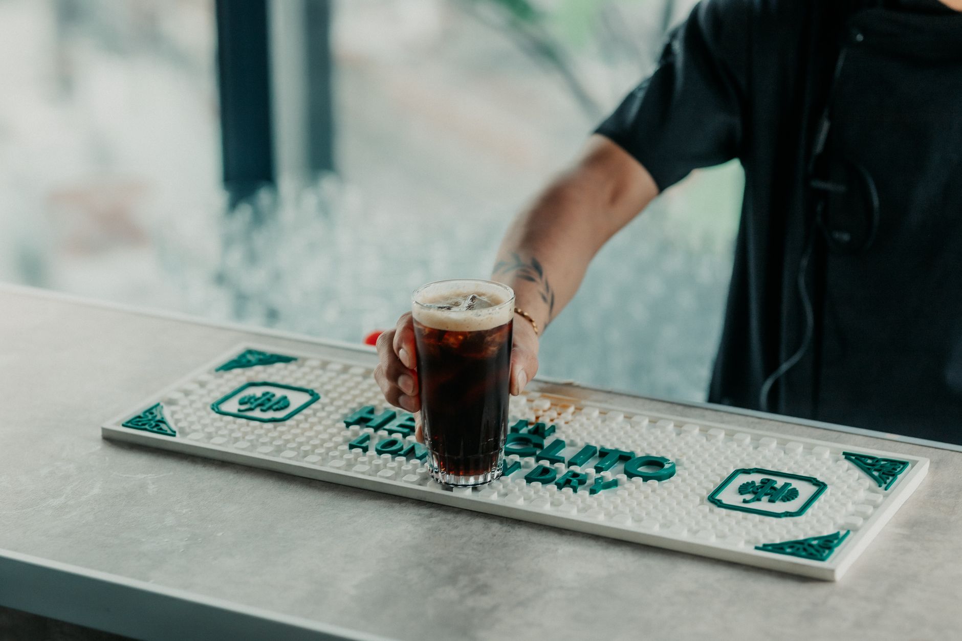 Canned Cocktail Sales Surge as Consumers Embrace Convenience Over Home Mixology