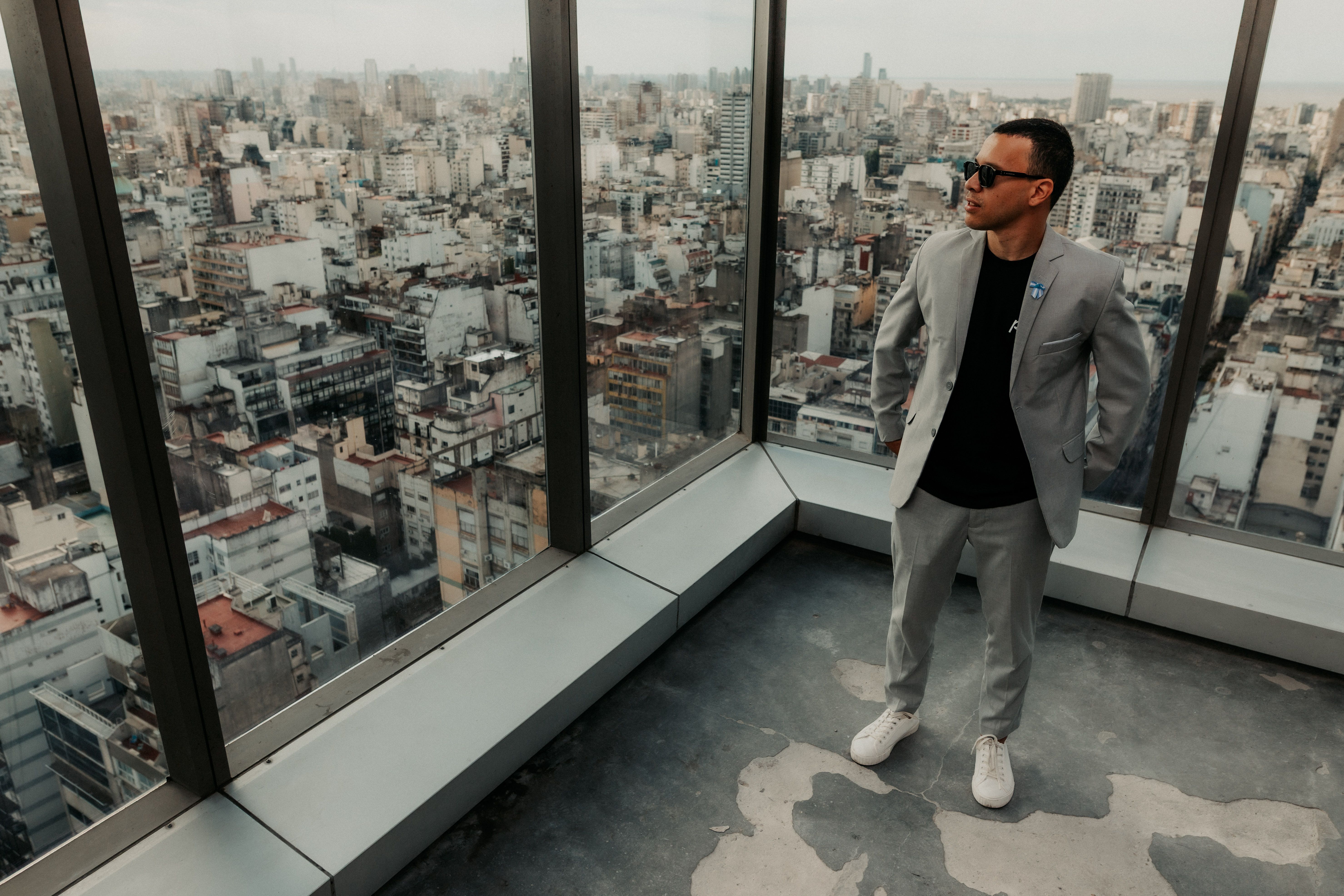 Why Elite Men are Moving Beyond Traditional Apps — SponsorClub
