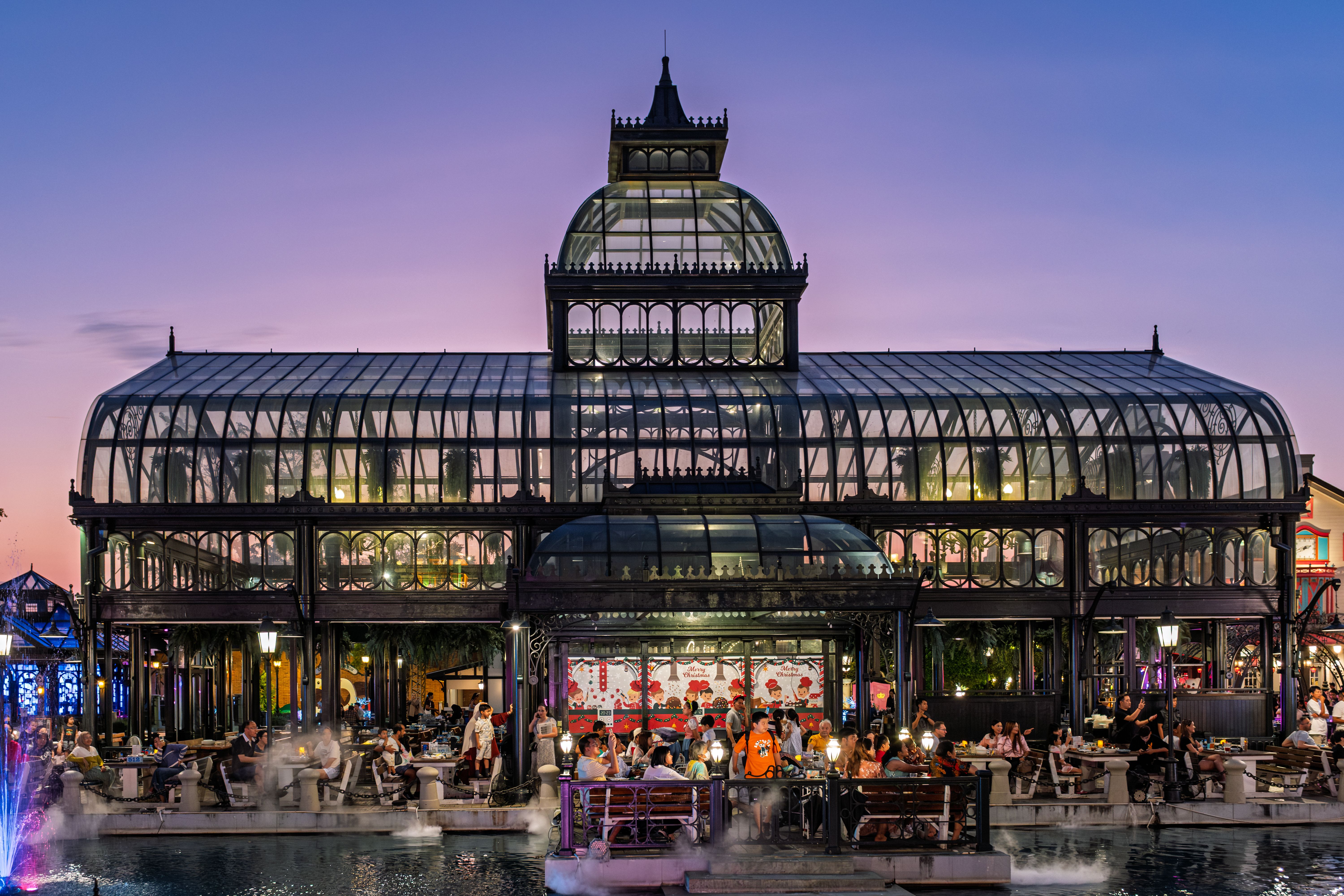 Architectural Glass Building at Twilight · Free Stock Photo