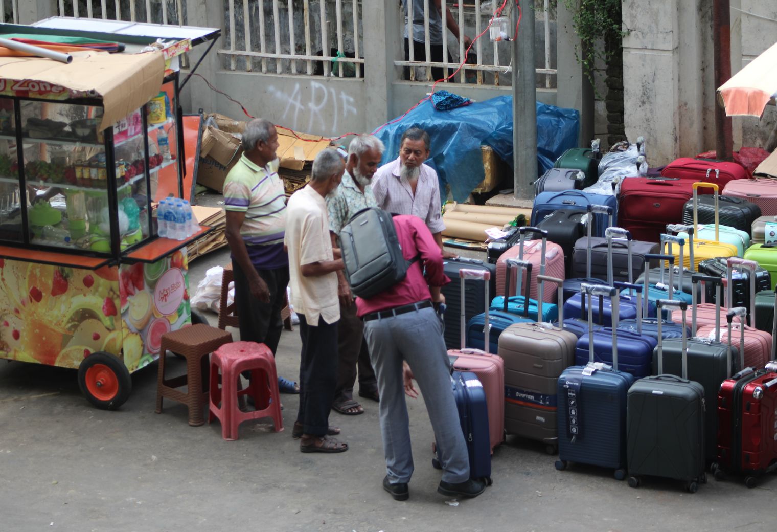 Steeple Bumpstead — student move with boxes and a van