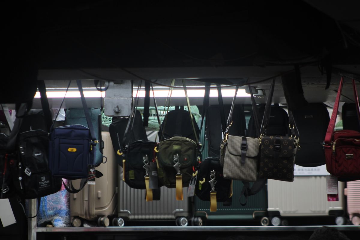 student moves in Oadby — Loaded properly: blankets, straps and a plan in Oadby