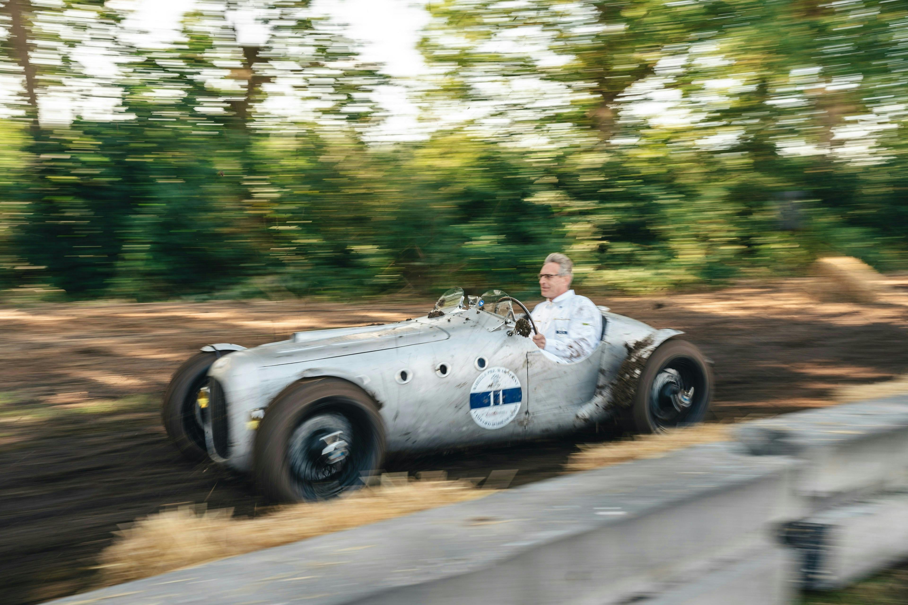 Fast Track to Financial Independence: Siren Climbs 2% — Photo by Graddes on Pexels