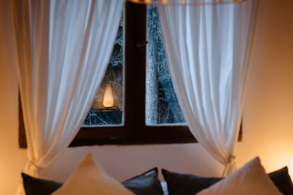 Fețe de pernă hotel anti-pată din bumbac tratat de pe AI-Horeca.ro — rezistente la machiaj și uleiuri, ușor de spălat