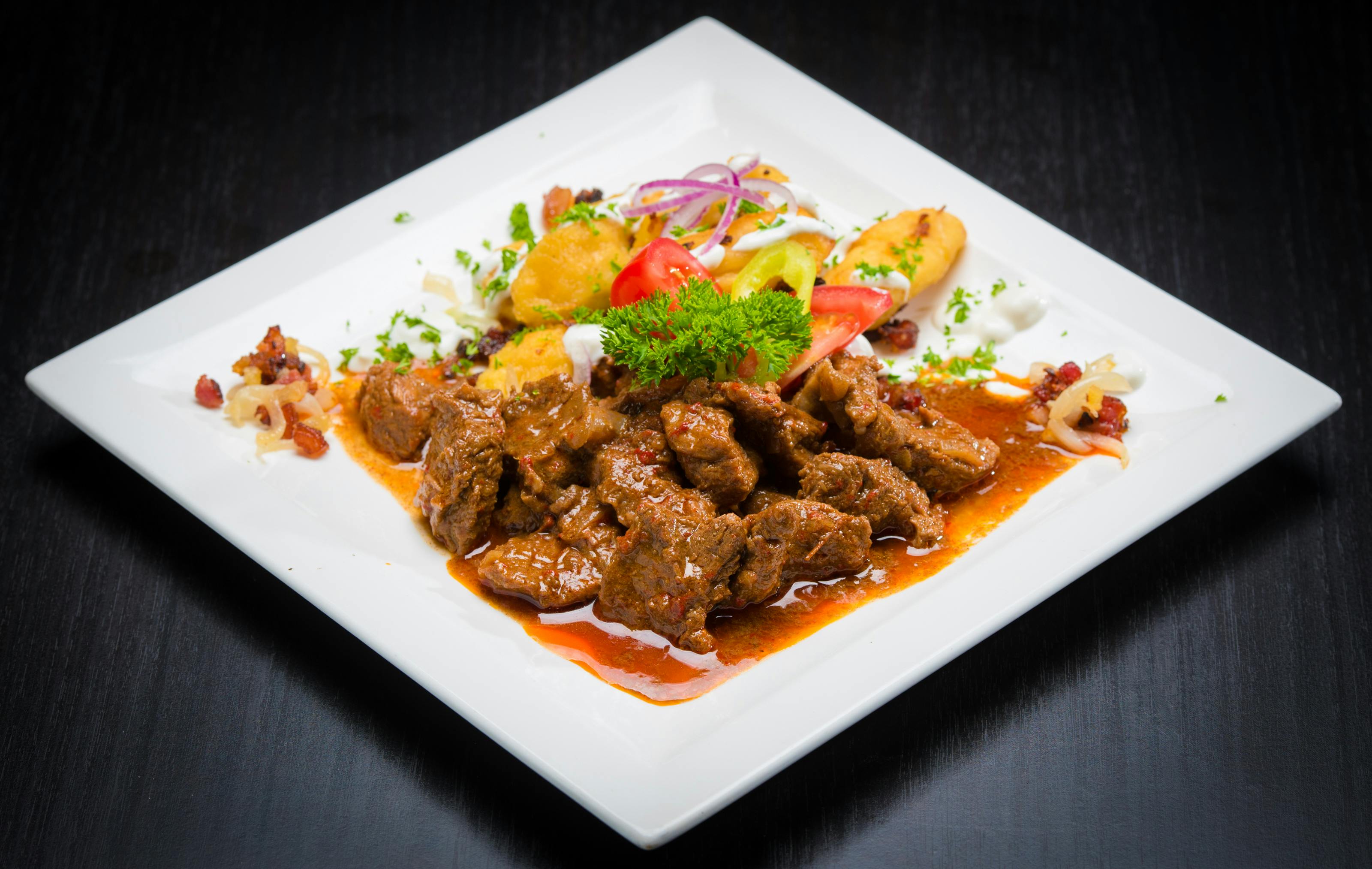 京站跨足餐飲業 投資百八魚場布局生活生態及IPO計畫