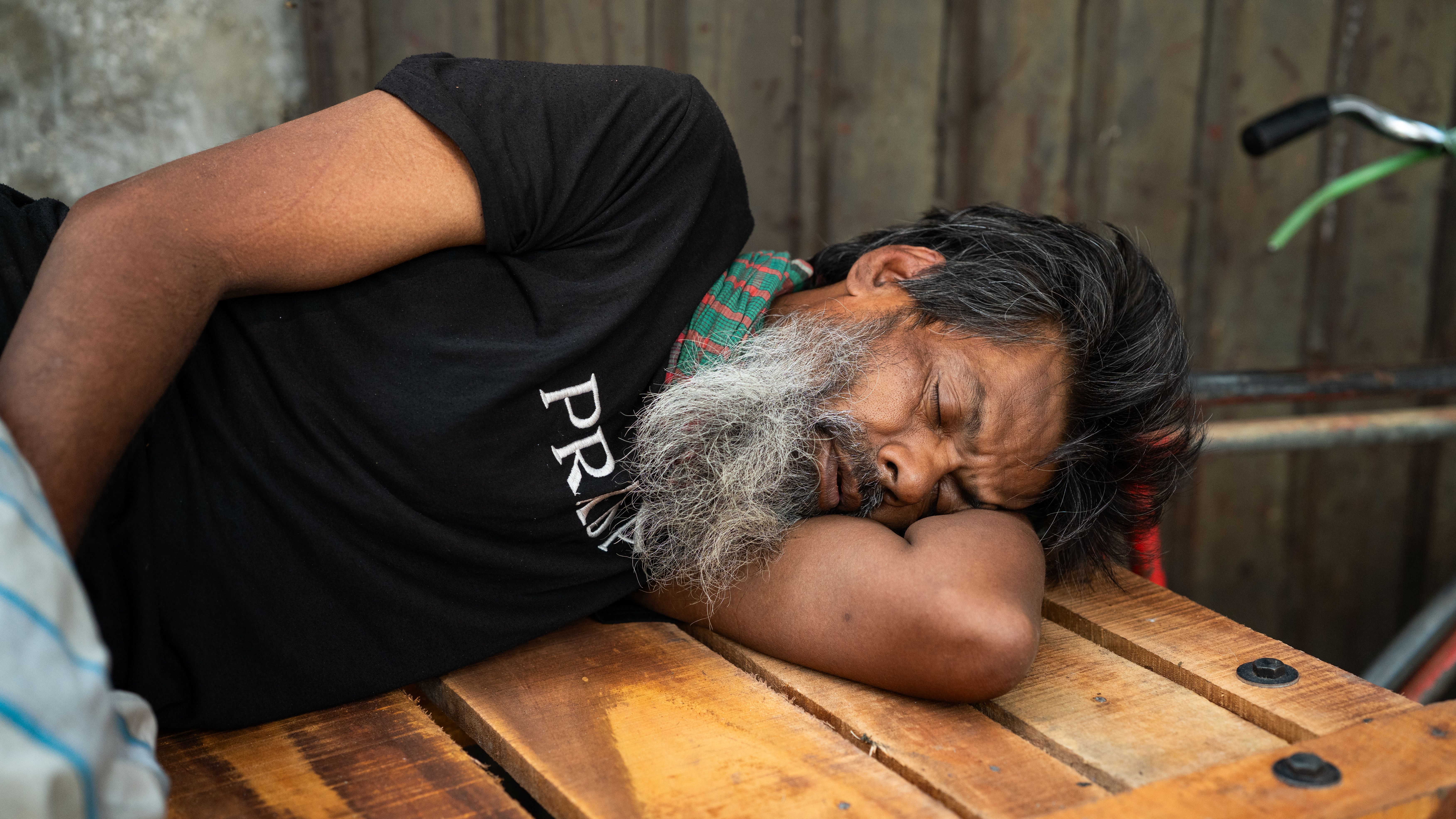 'Sleep on Platforms, Deliver for Swiggy to Afford Fees': Why Jharkhand Is Angry news update image