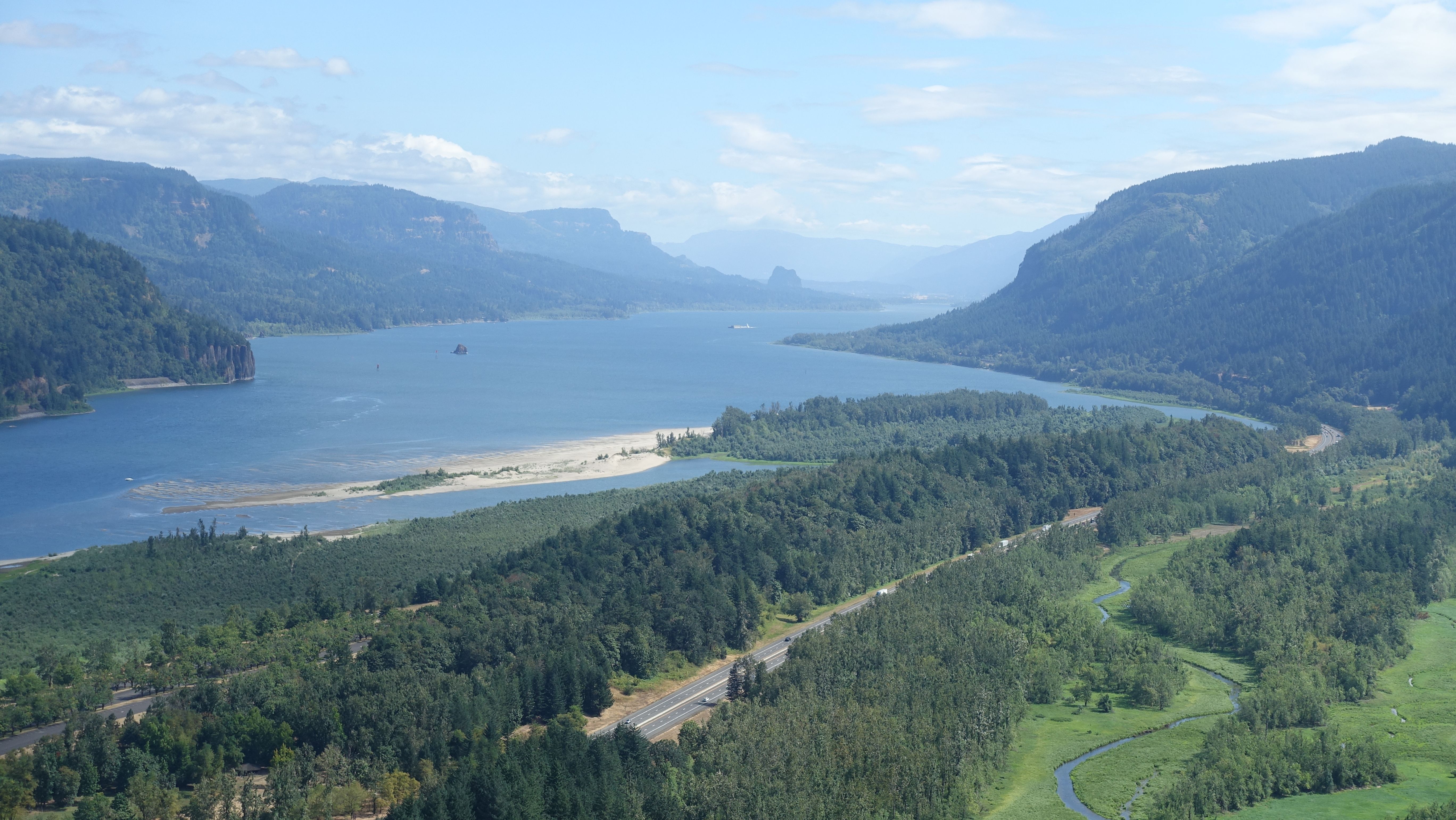 Scenic overlook of the Columbia River Gorge, 800 feet above the river on the singletrack ridge trail