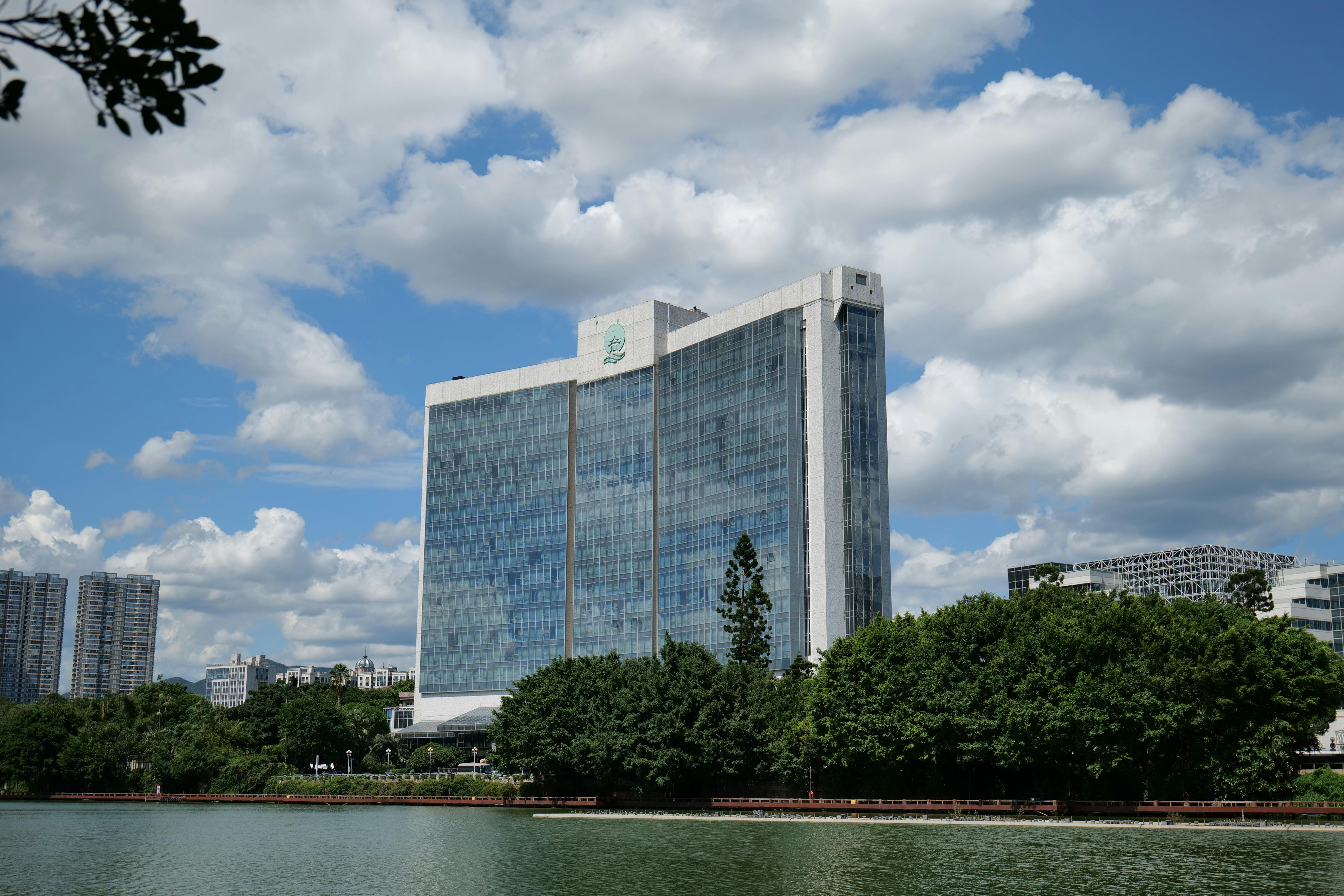 Macao Union Medical Center organizes series of activities on women’s health awareness for the University of Macau and the Wom