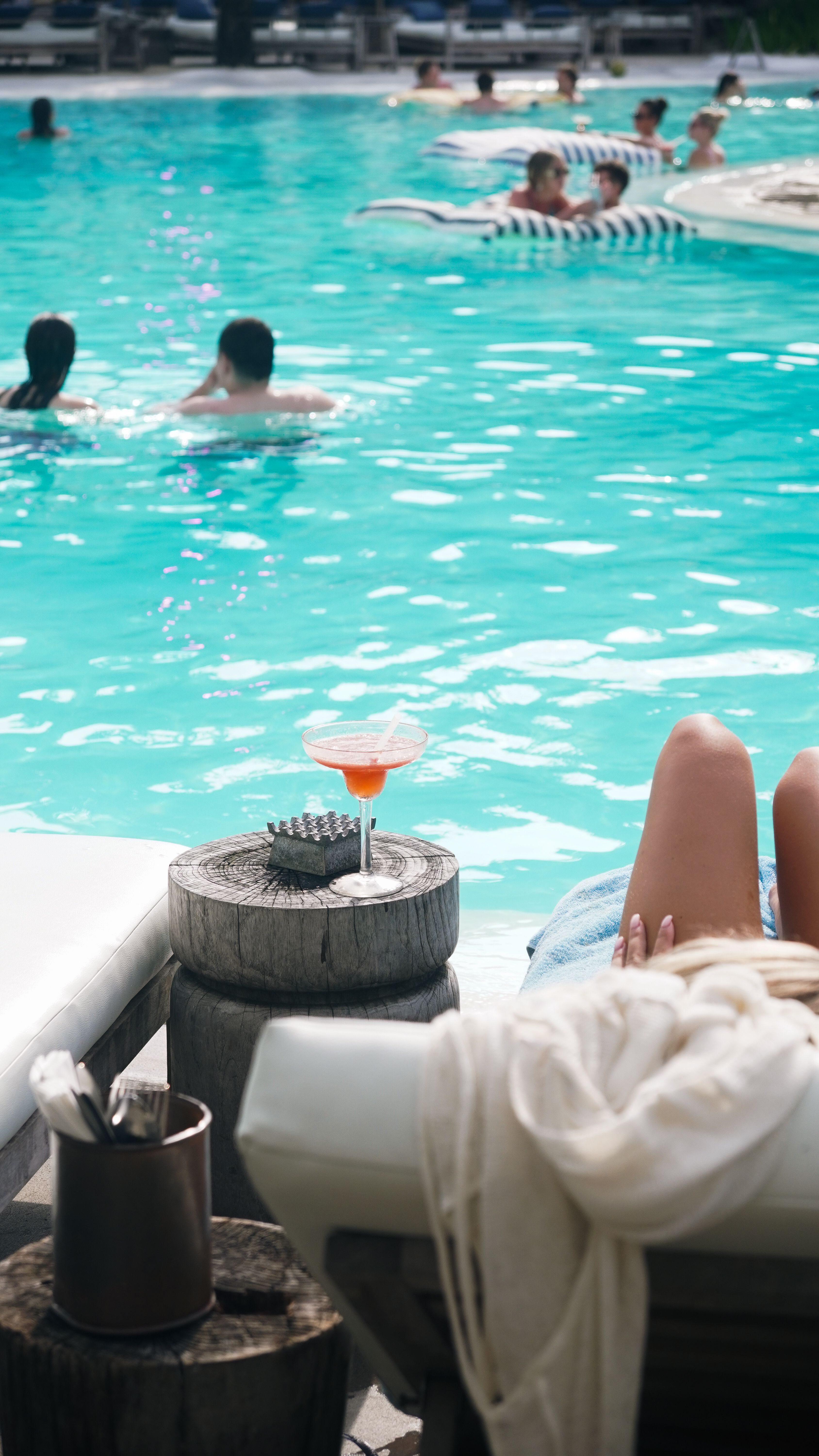 Relaxing Poolside Lounge with Cocktail · Free Stock Photo