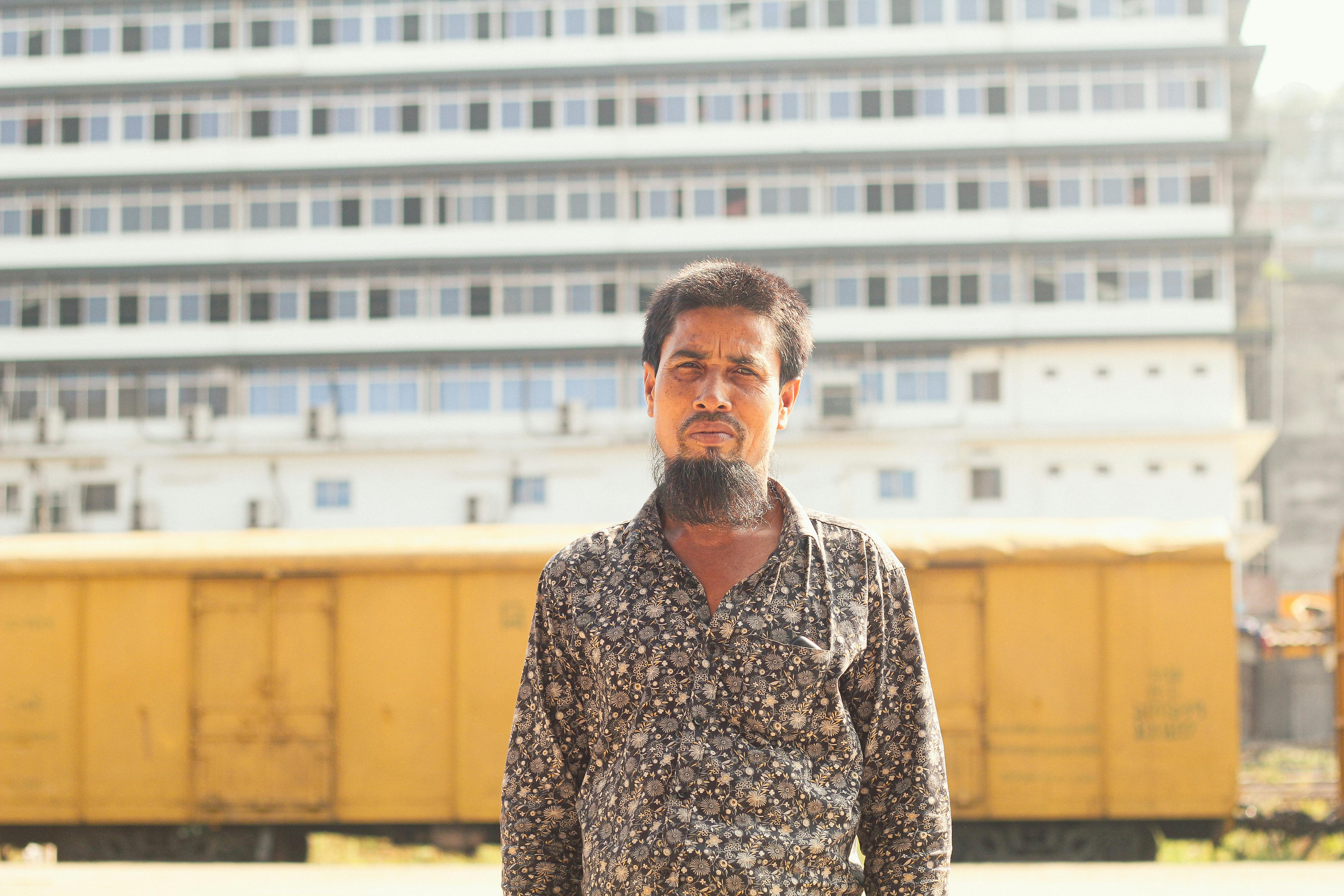 政治：雙北市長決定今日不上班放假 引發網友激烈批評