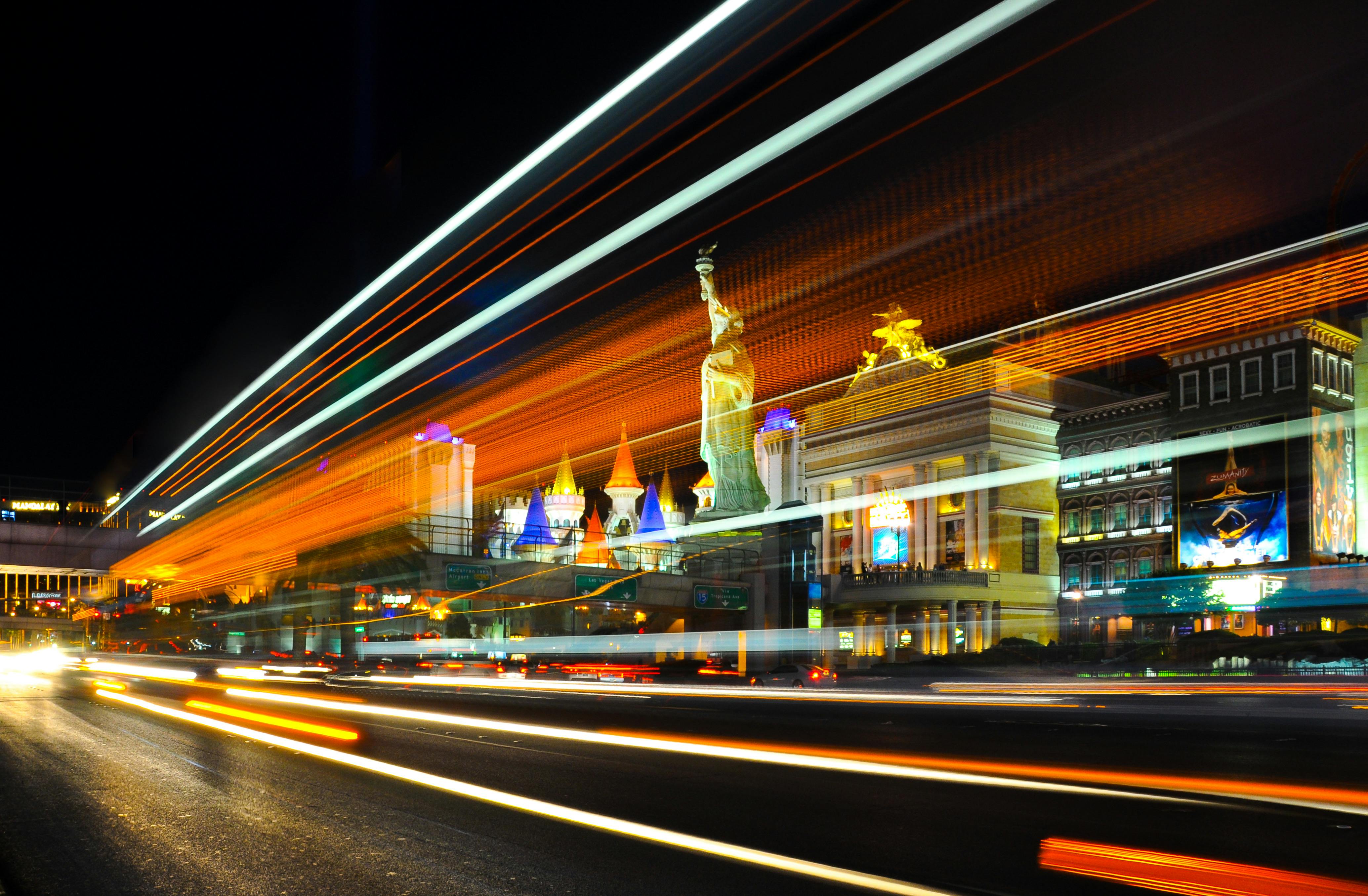 Vibrant Night Lights on Las Vegas Strip · Free Stock Photo, image size:4137x2710