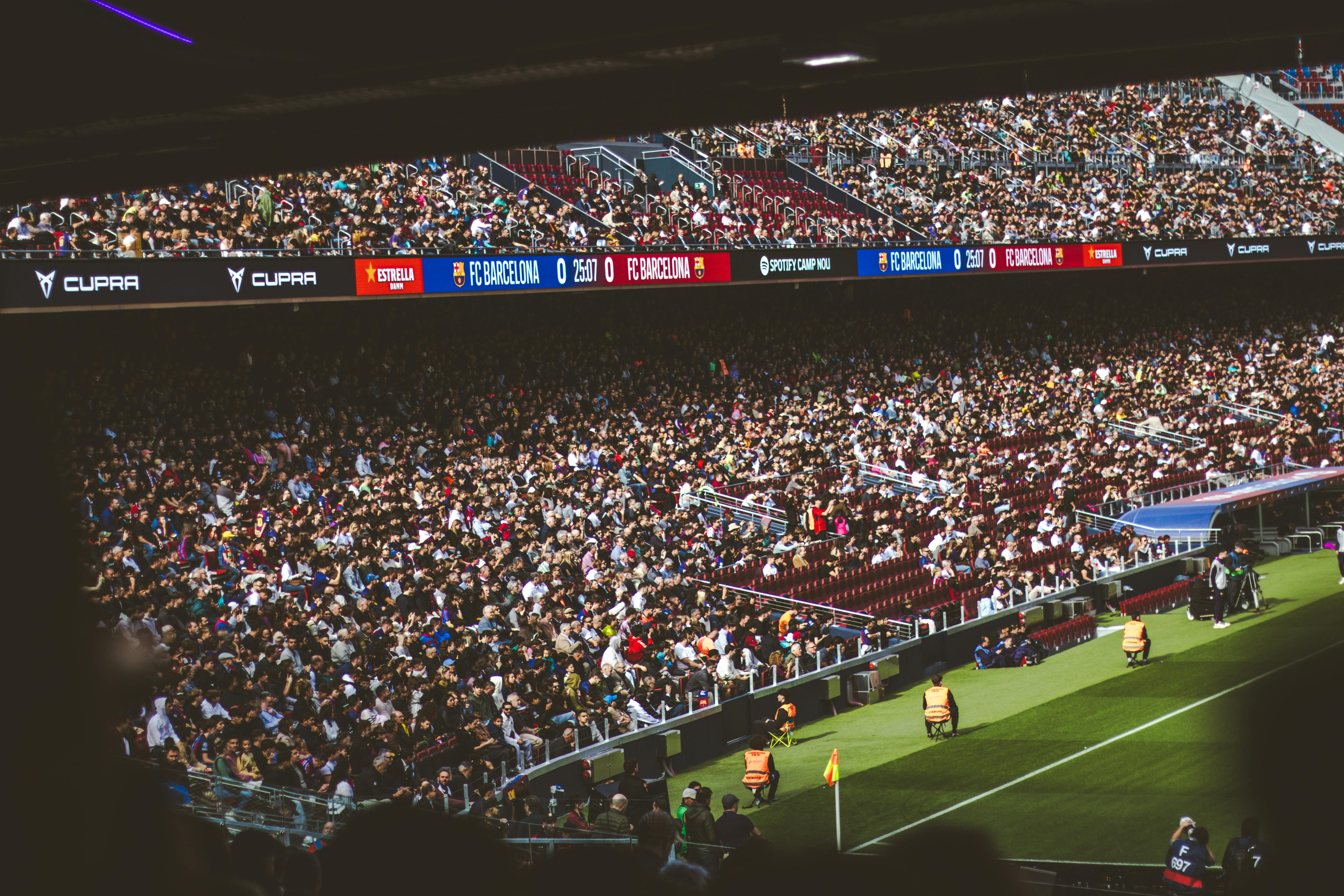 Suporterii sibieni înving galeria campioanei în duelul spectaculos de pe teren