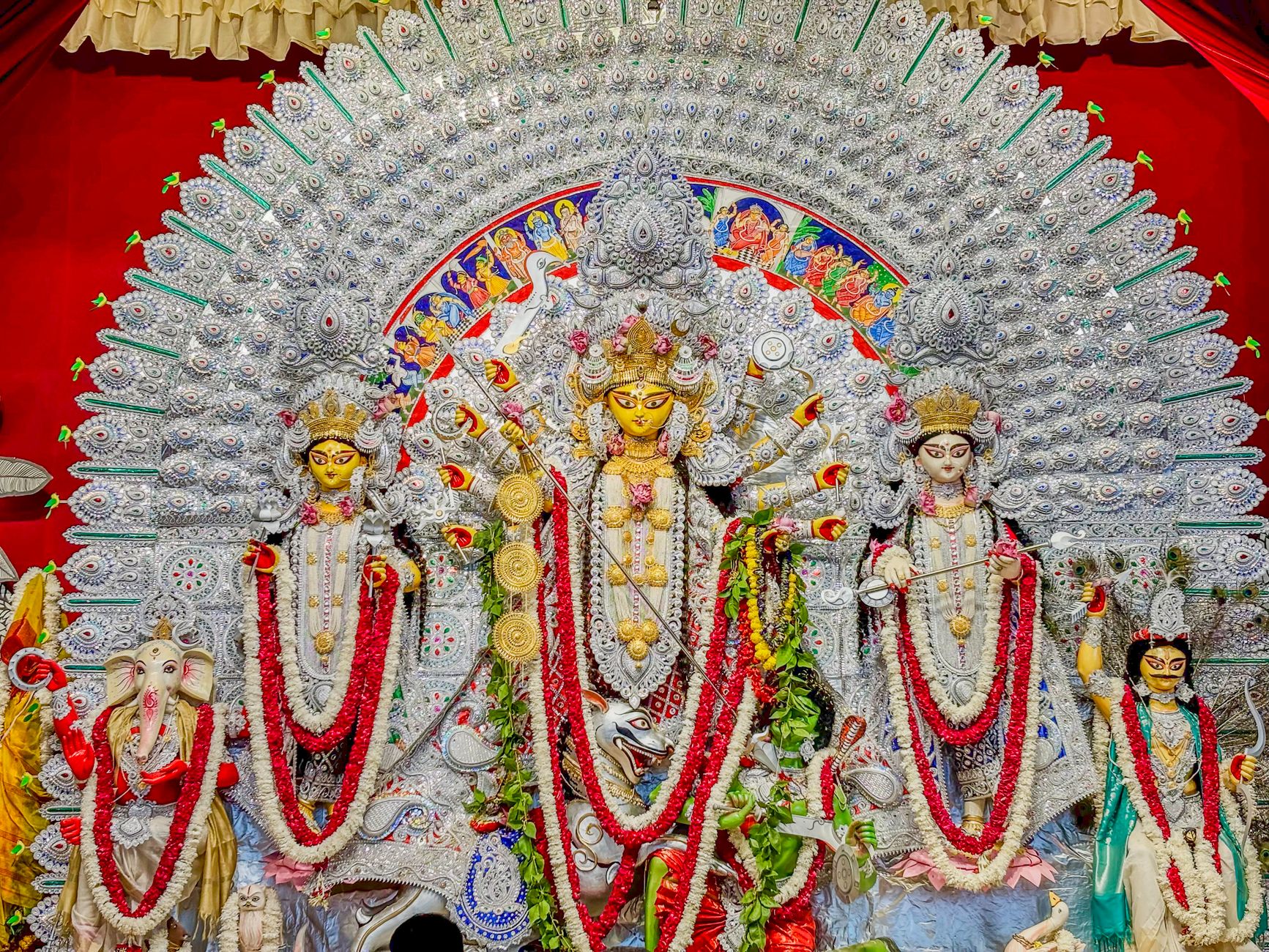 Featured image for the article: Cuffe Parade, Kandivali mandals plan Ganeshotsav animal-welfare events