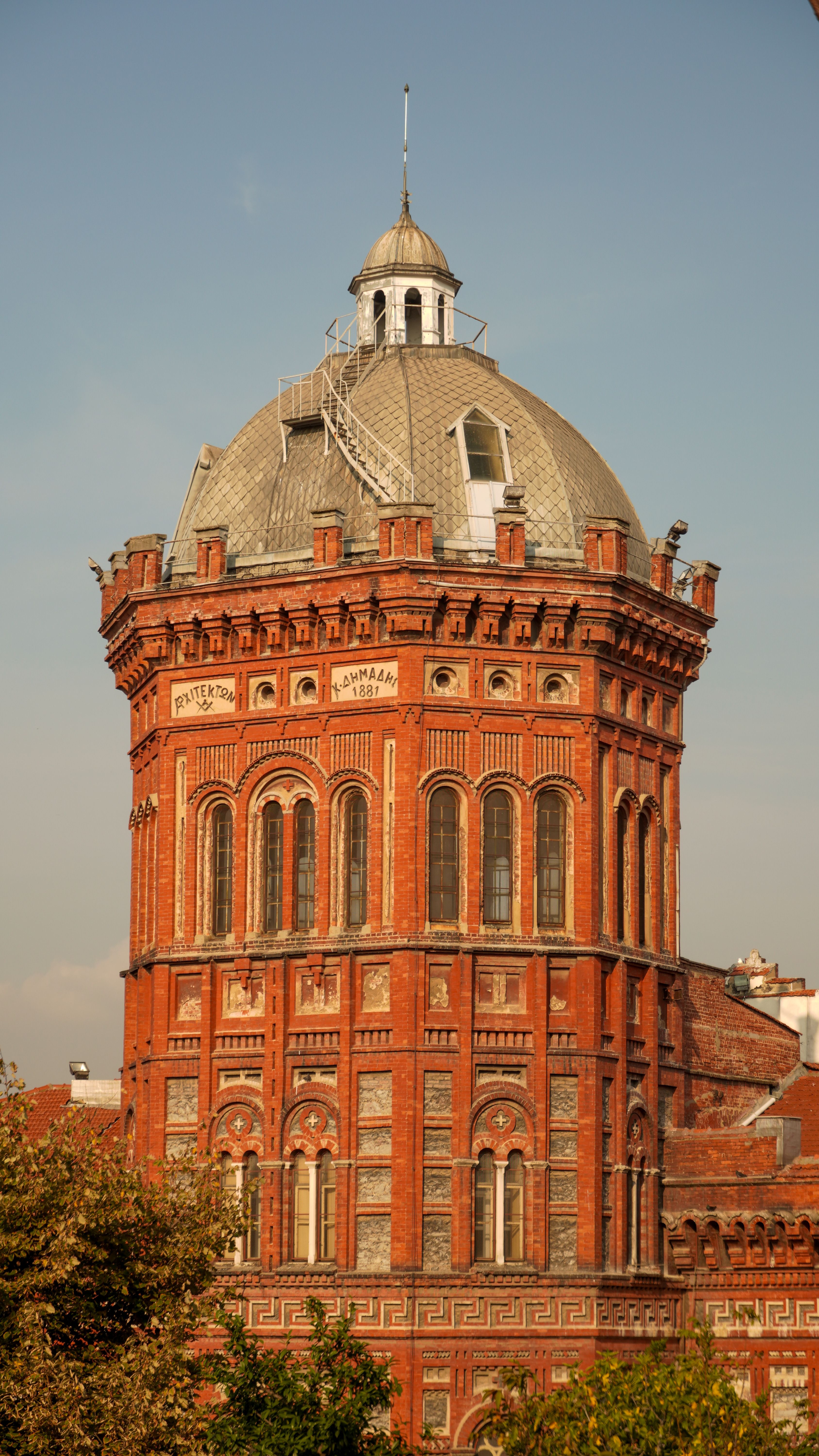 Historic Red Brick Building with Dome in Sunlight · Free Stock Photo