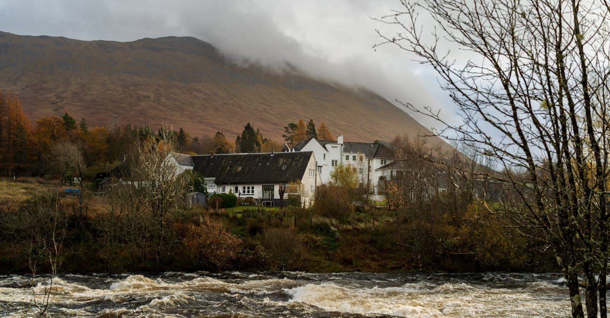 生活:Leica 推出9款黑色皮革精品,展現功能與美學完美結合