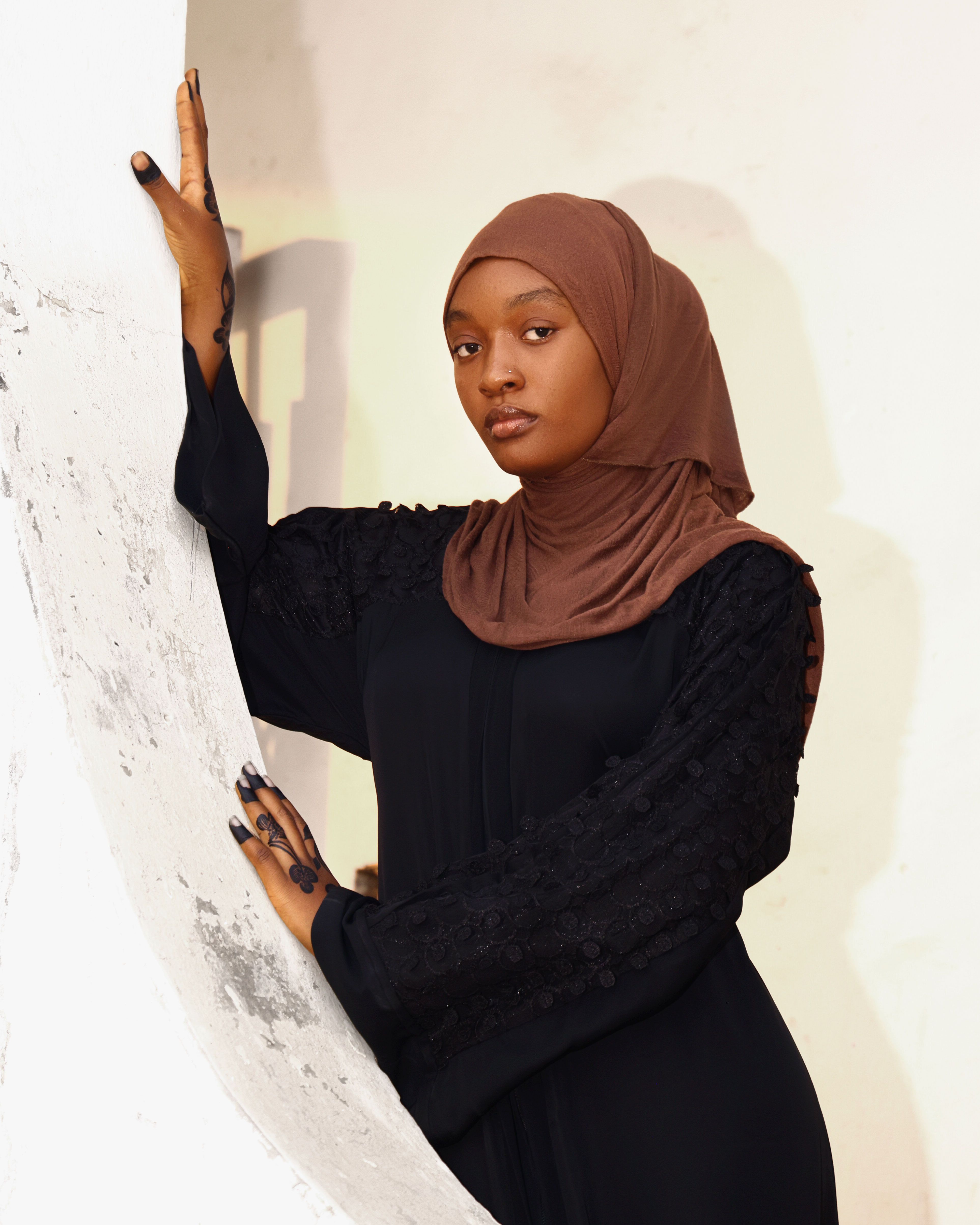 Wanita Mengenakan Hijab Hitam · Foto Stok Gratis