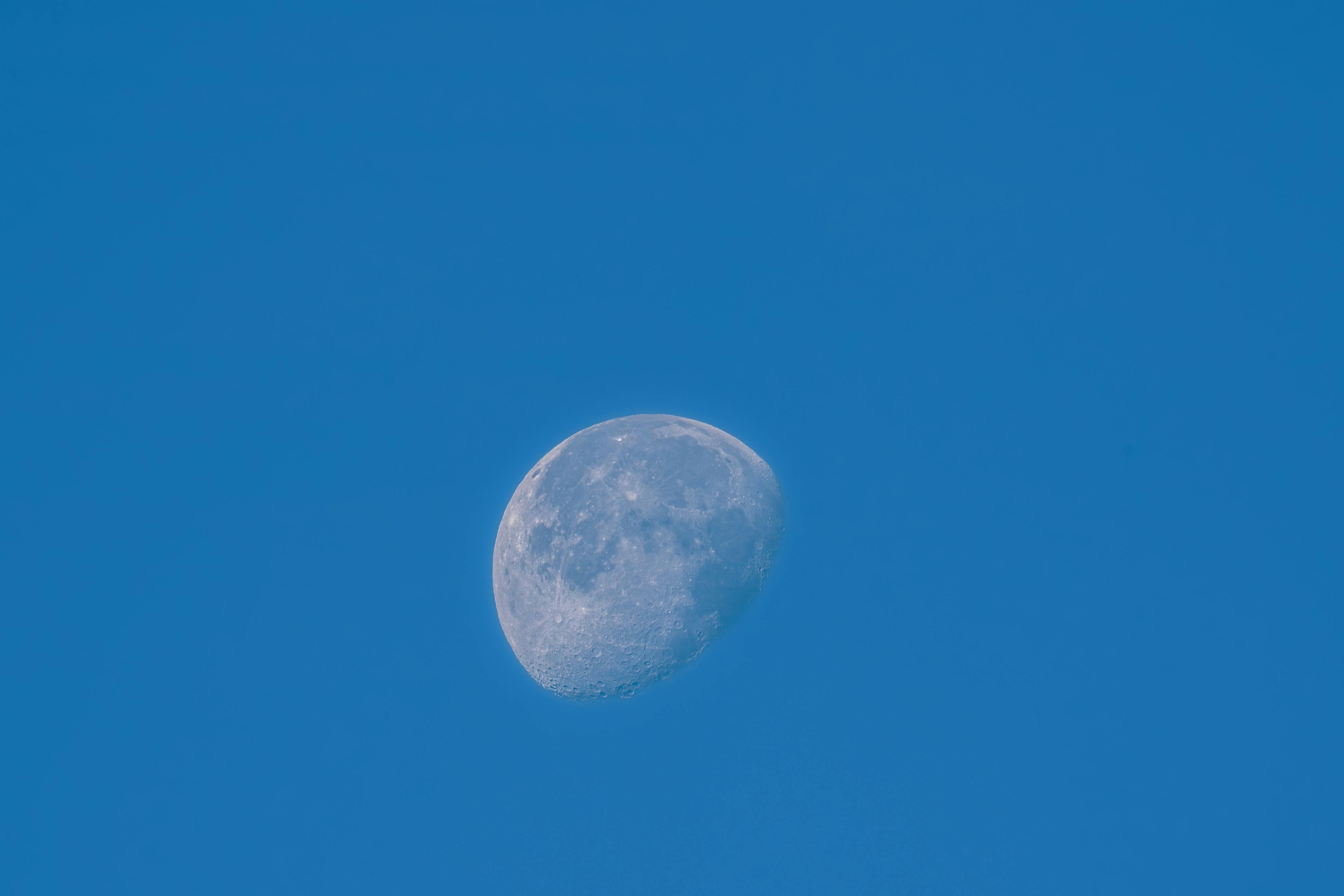 comment robots construisent lune mars