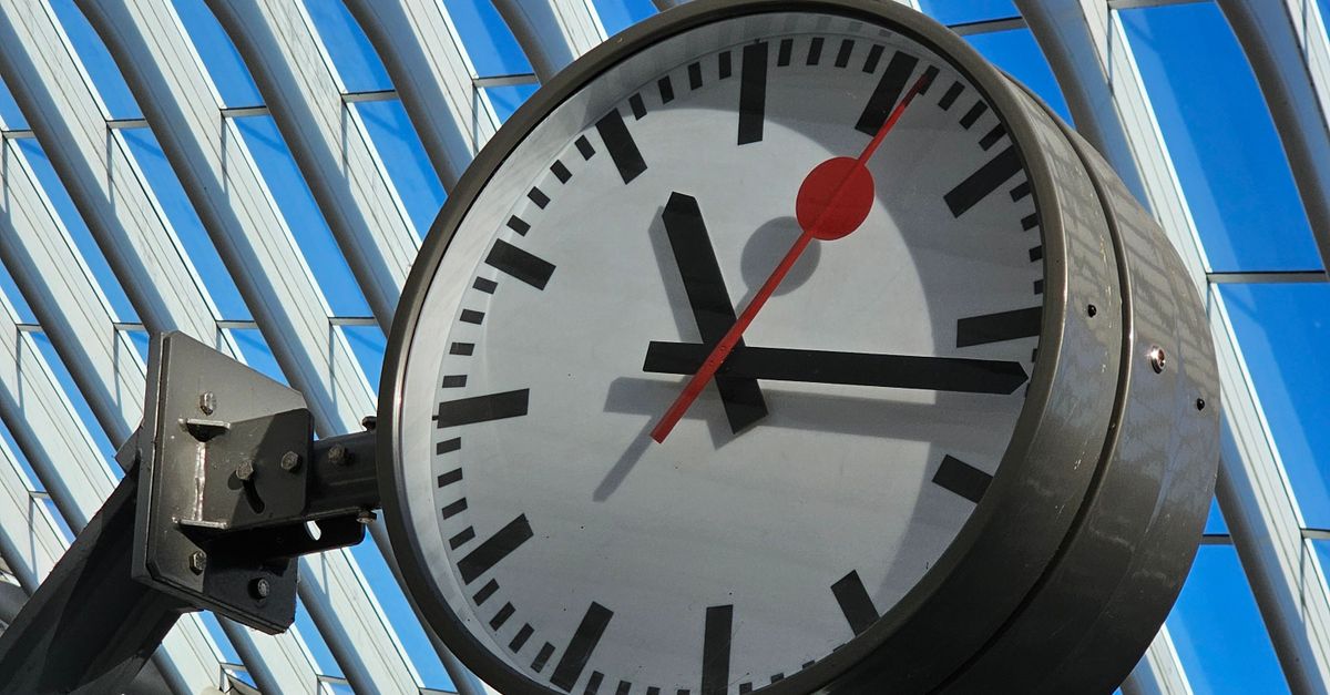 Liege Clock Modern Clock at Liège-Guillemins Railway Station · Free Stock Photo