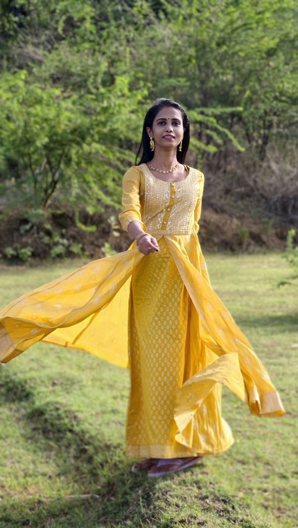 Flowing cotton dresses collection