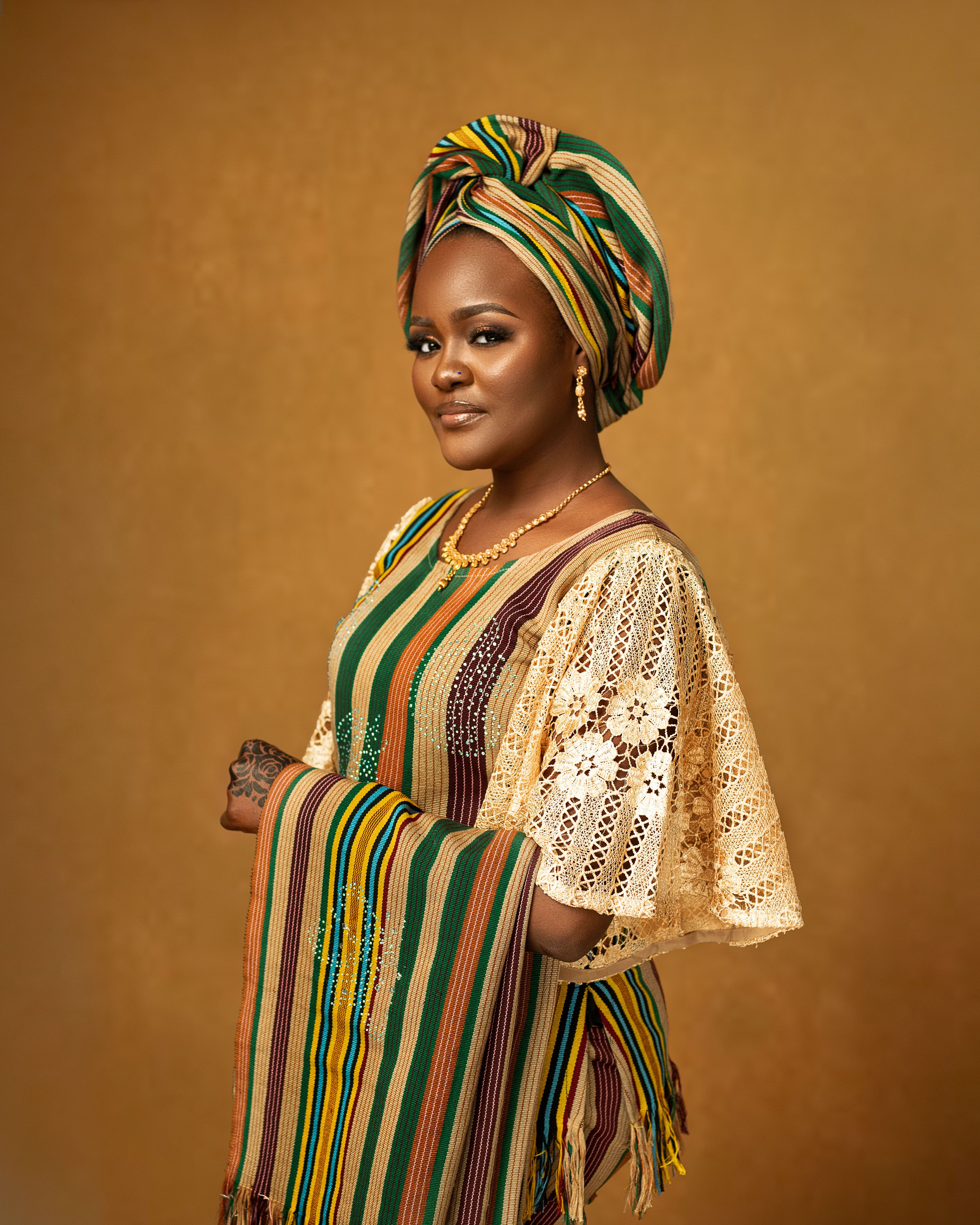 elegant-nigerian-traditional-dress-portrait-free-stock-photo