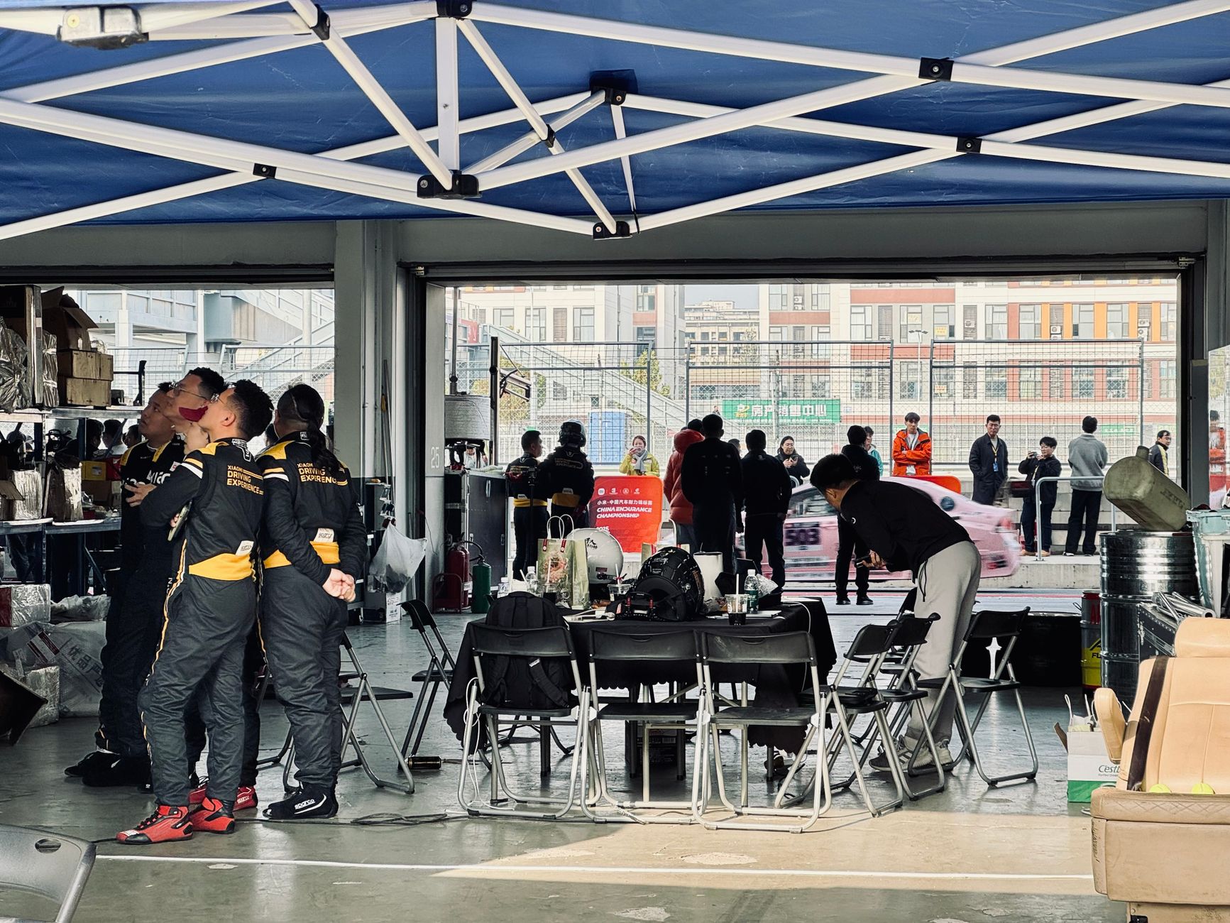 Red Bull verdedigt coureur Hadjar na kritiek op gedrag in Monaco