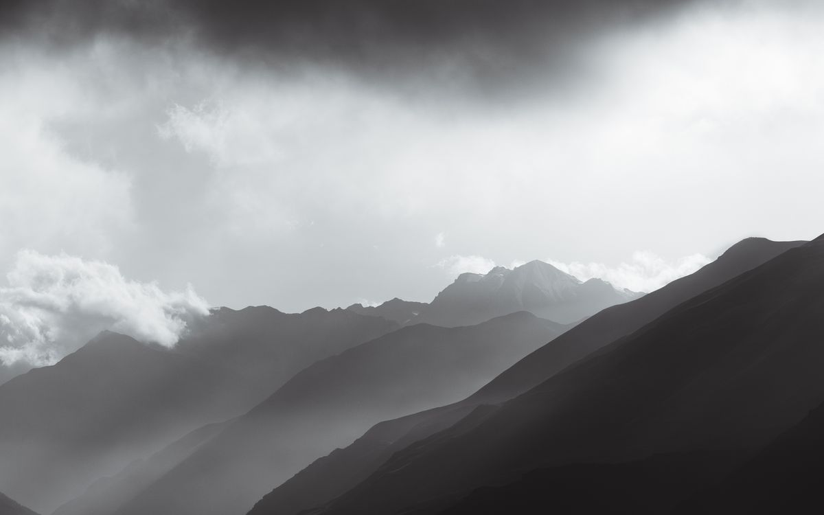 Dramatic Black and White Mountain Range · Free Stock Photo
