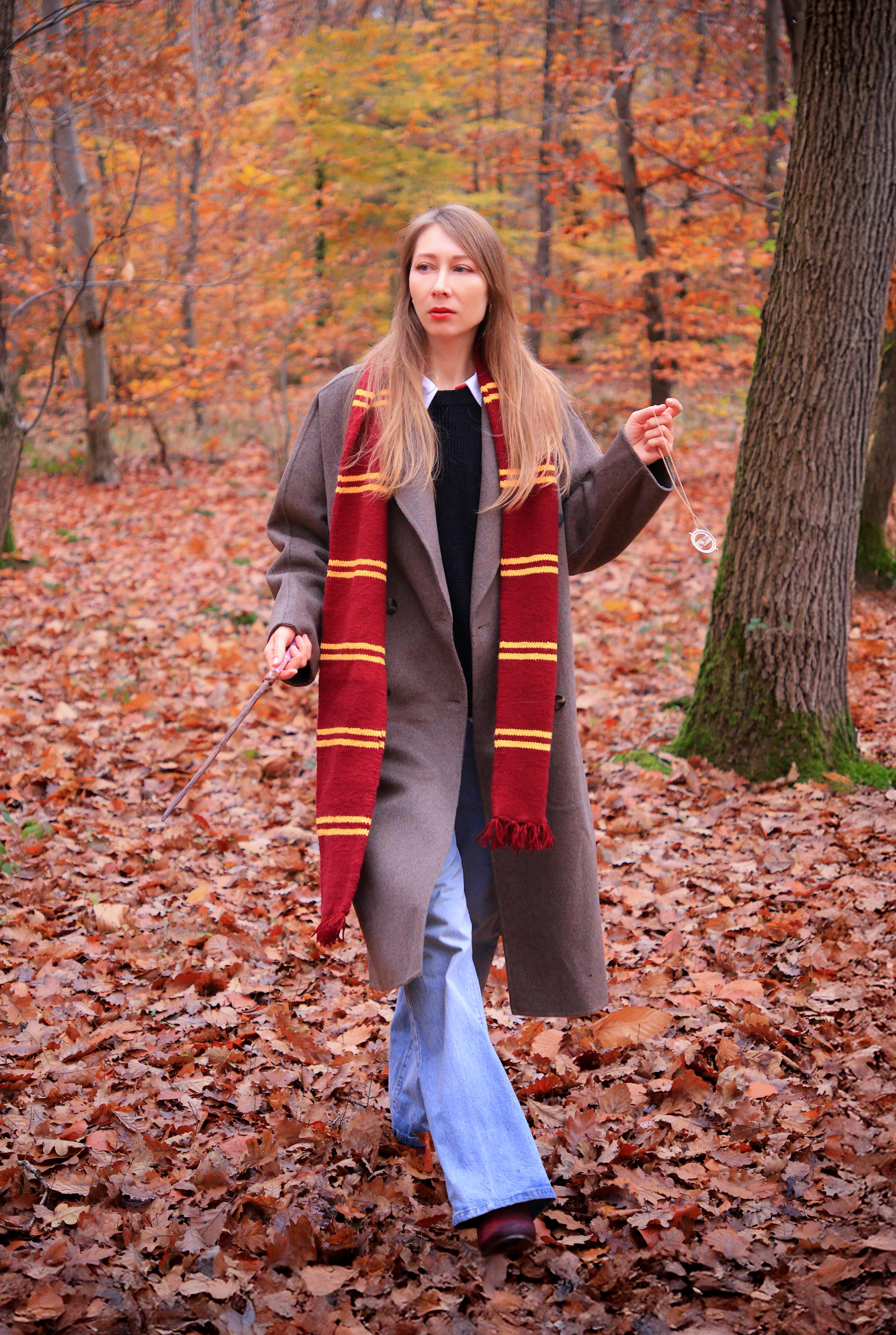 autumn layered outfit with coat and scarf