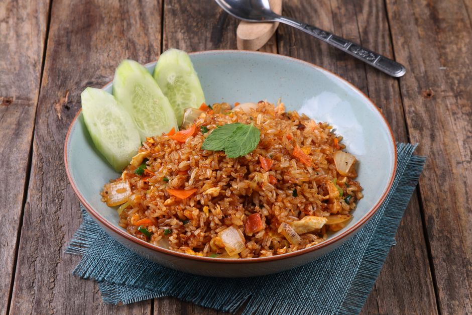 Fried rice with vegetables (Nasi Goreng)