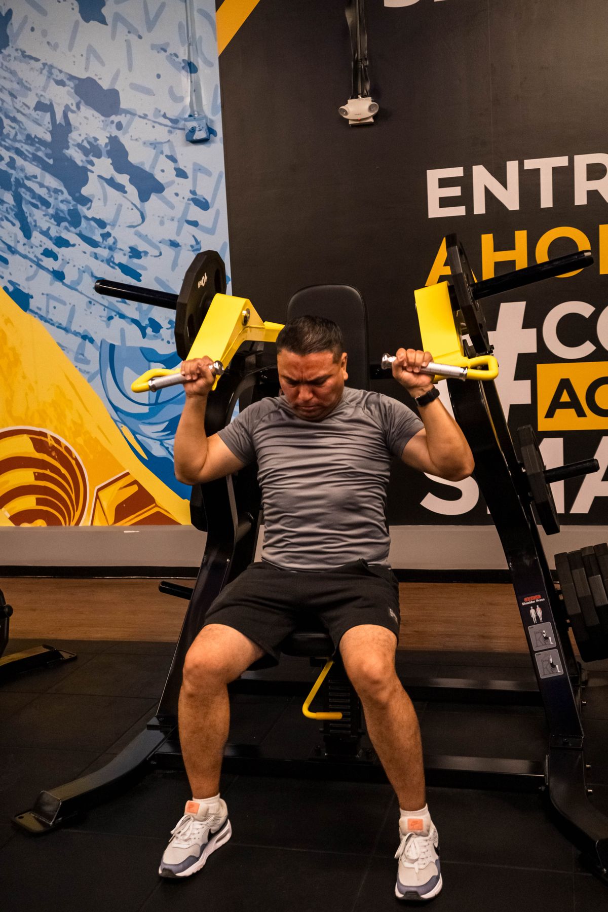 Rir and rpe explained: how hard should your gym sets be? | the gym pro Man Lifting Weights
