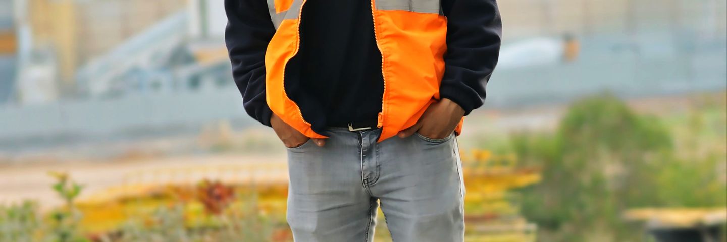 生産技術エンジニアの作業風景のイメージ写真