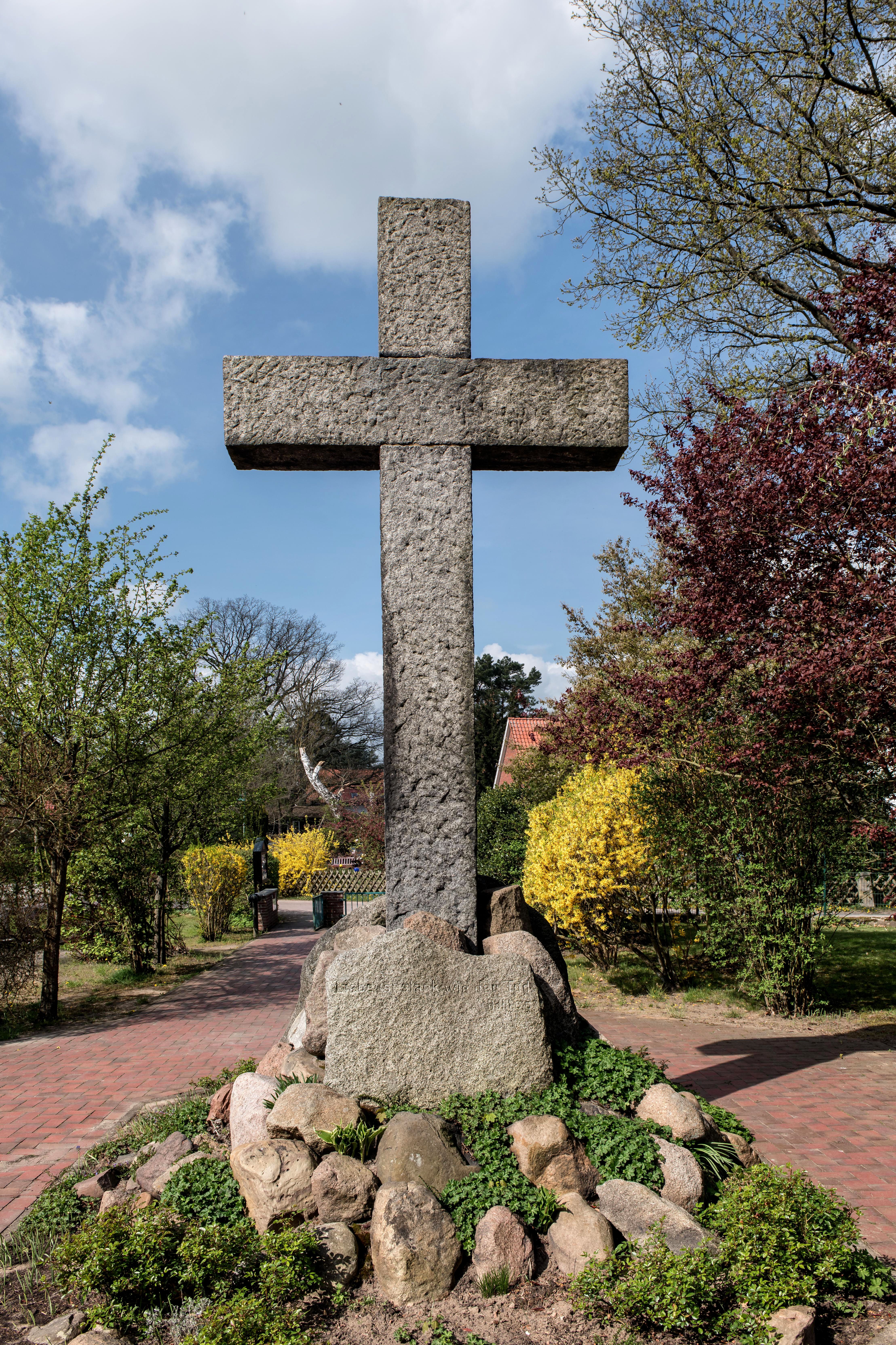 Stone Cross in Scenic Church Garden Setting · Free Stock Photo