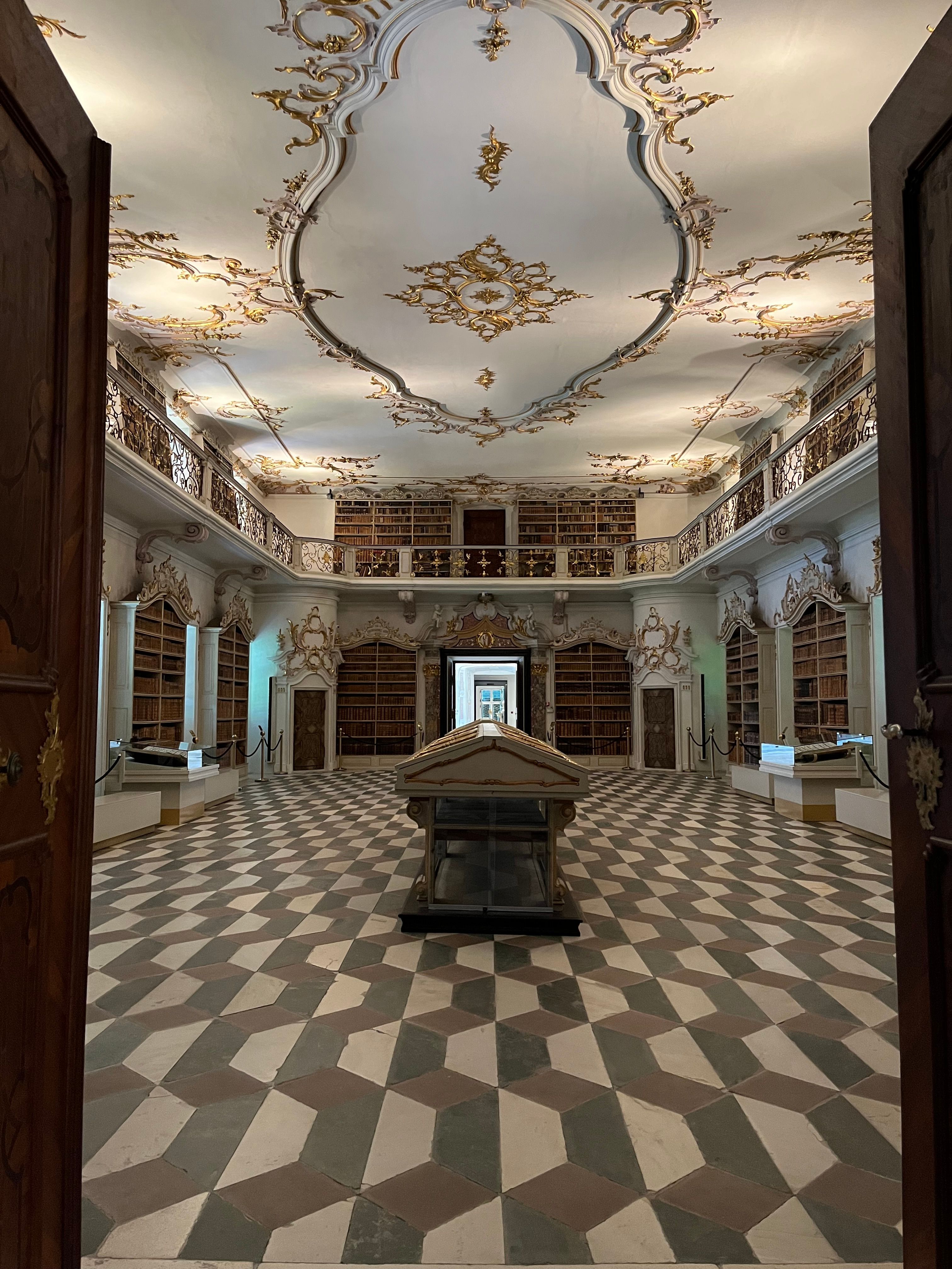 Elegant Baroque Library Interior in Italy · Free Stock Photo