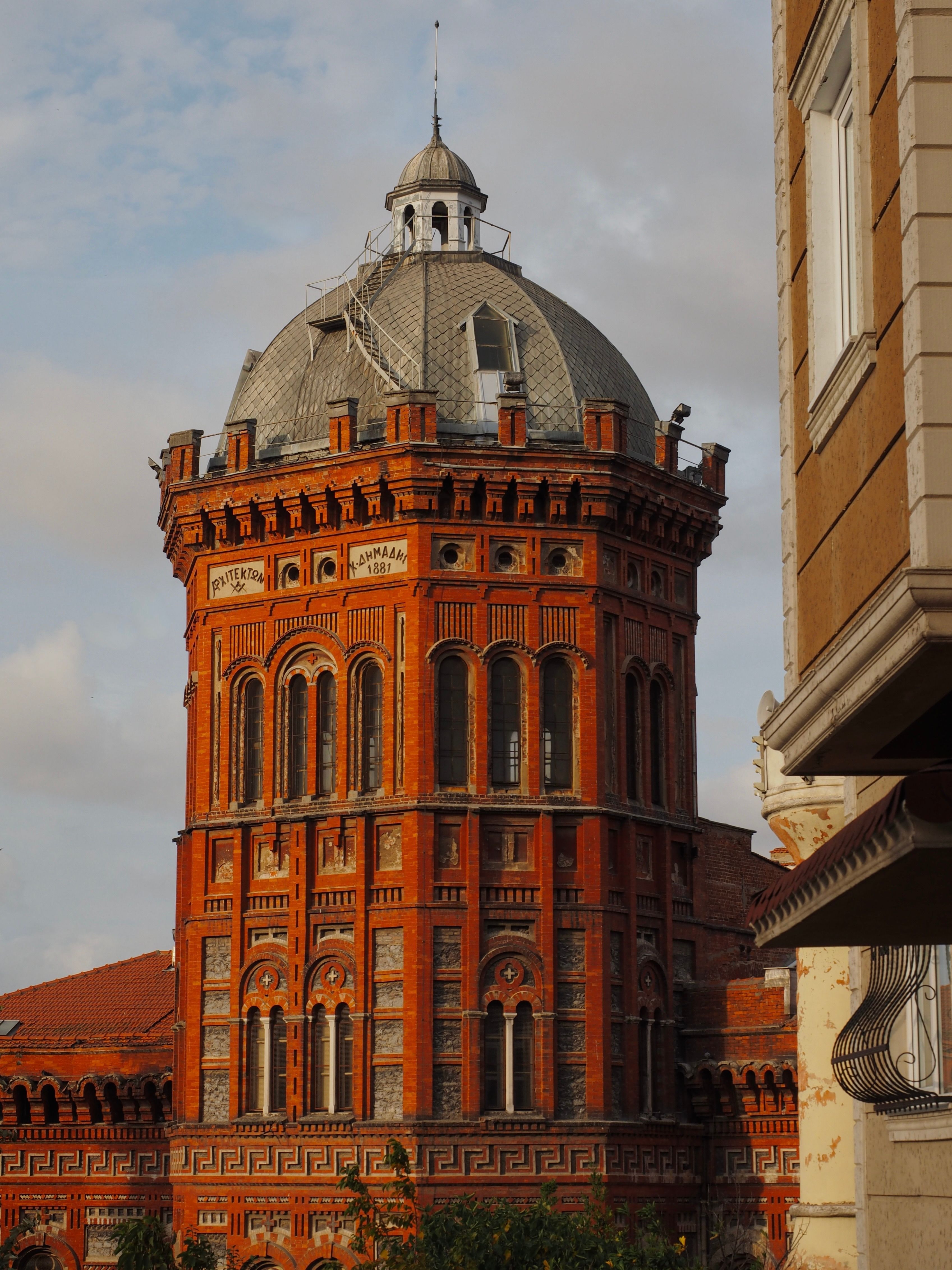 Historic Red Brick Tower in Istanbul, Türkiye · Free Stock Photo