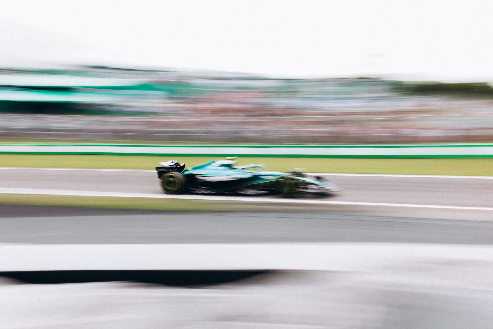 Aston Martin lanceert extreem dure racesimulator