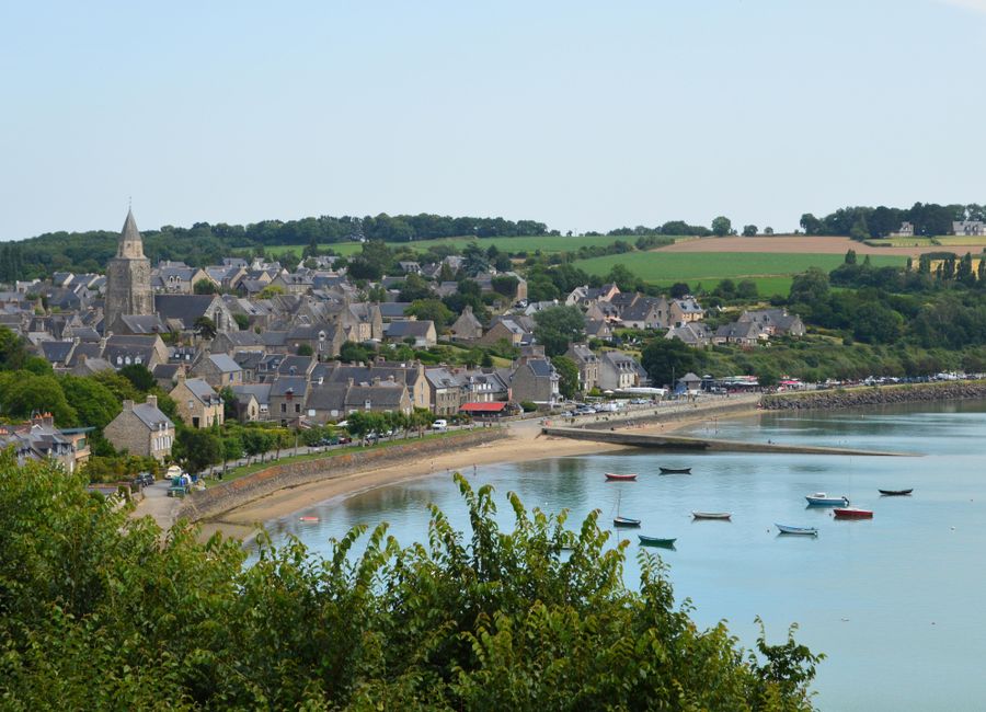 Picturesque view of Saint-Suliac, a quaint coastal village in Bretagne, France.