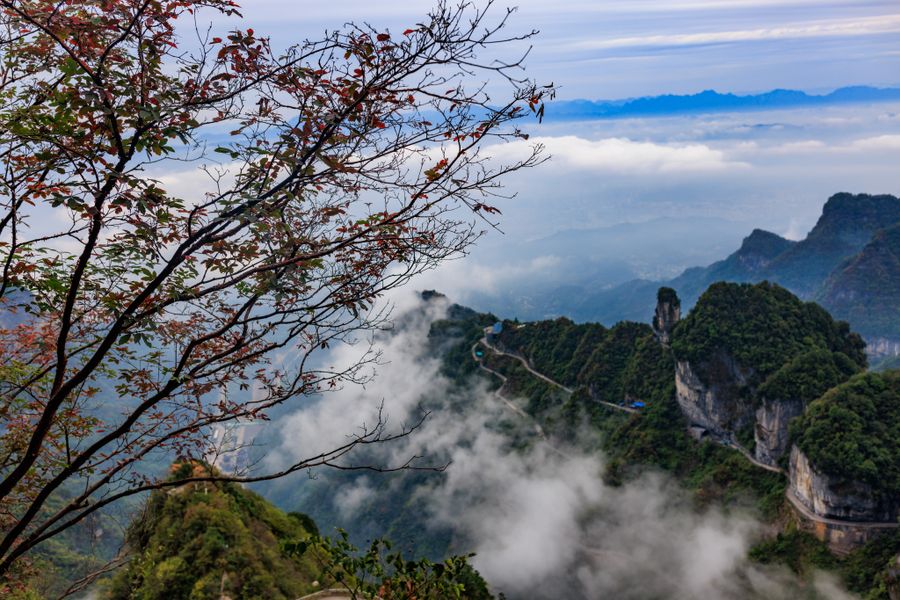 张家界云雾盘山公路实景