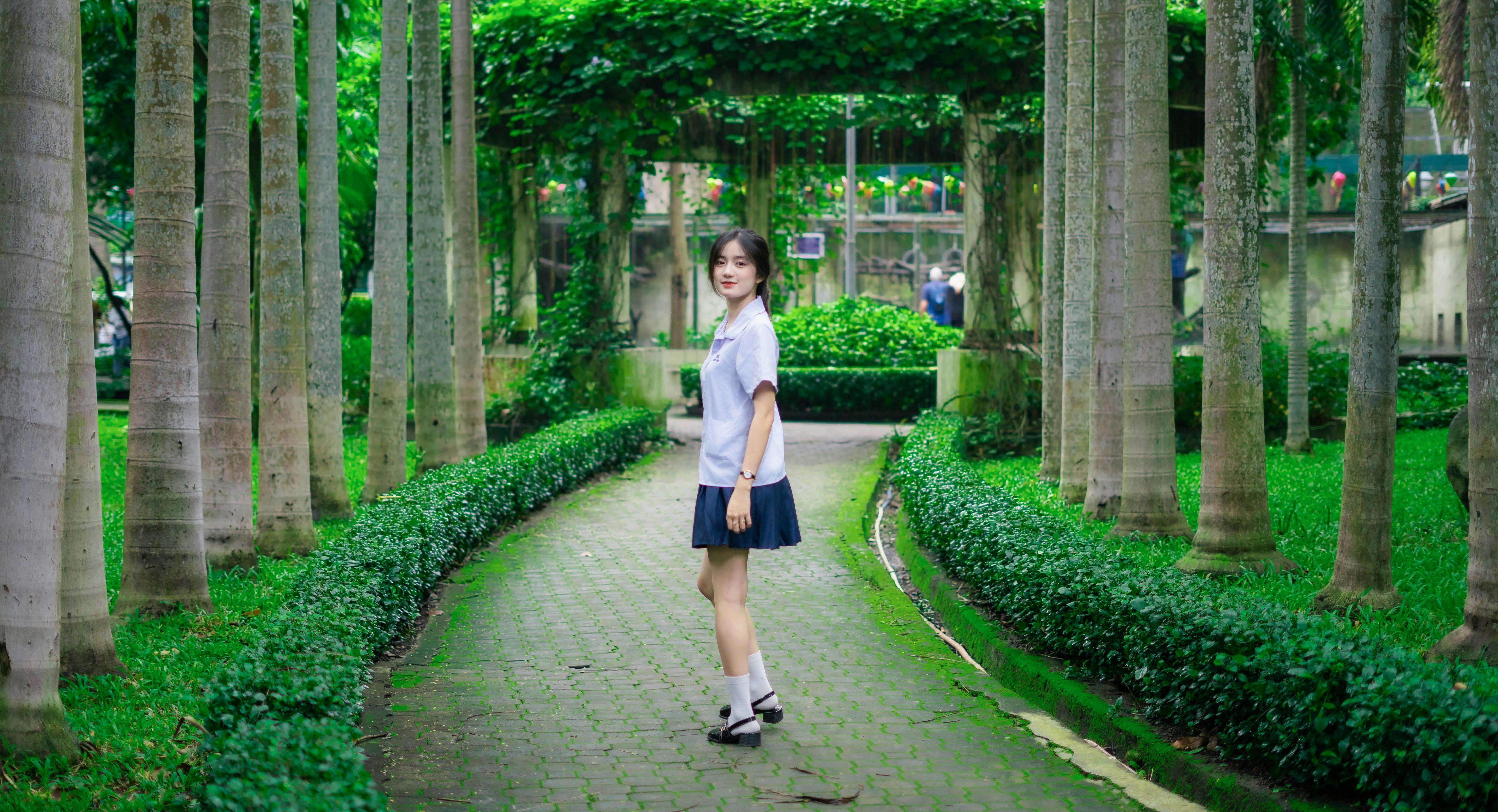 Gratis Immagine gratuita di adolescente, alberi, alunno Foto a disposizione