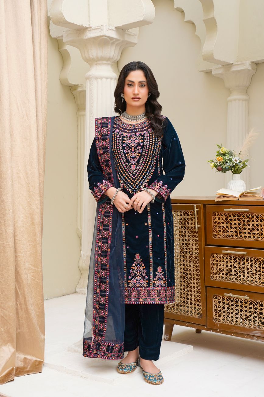 Detailed Velvet Eastern Dress Captured