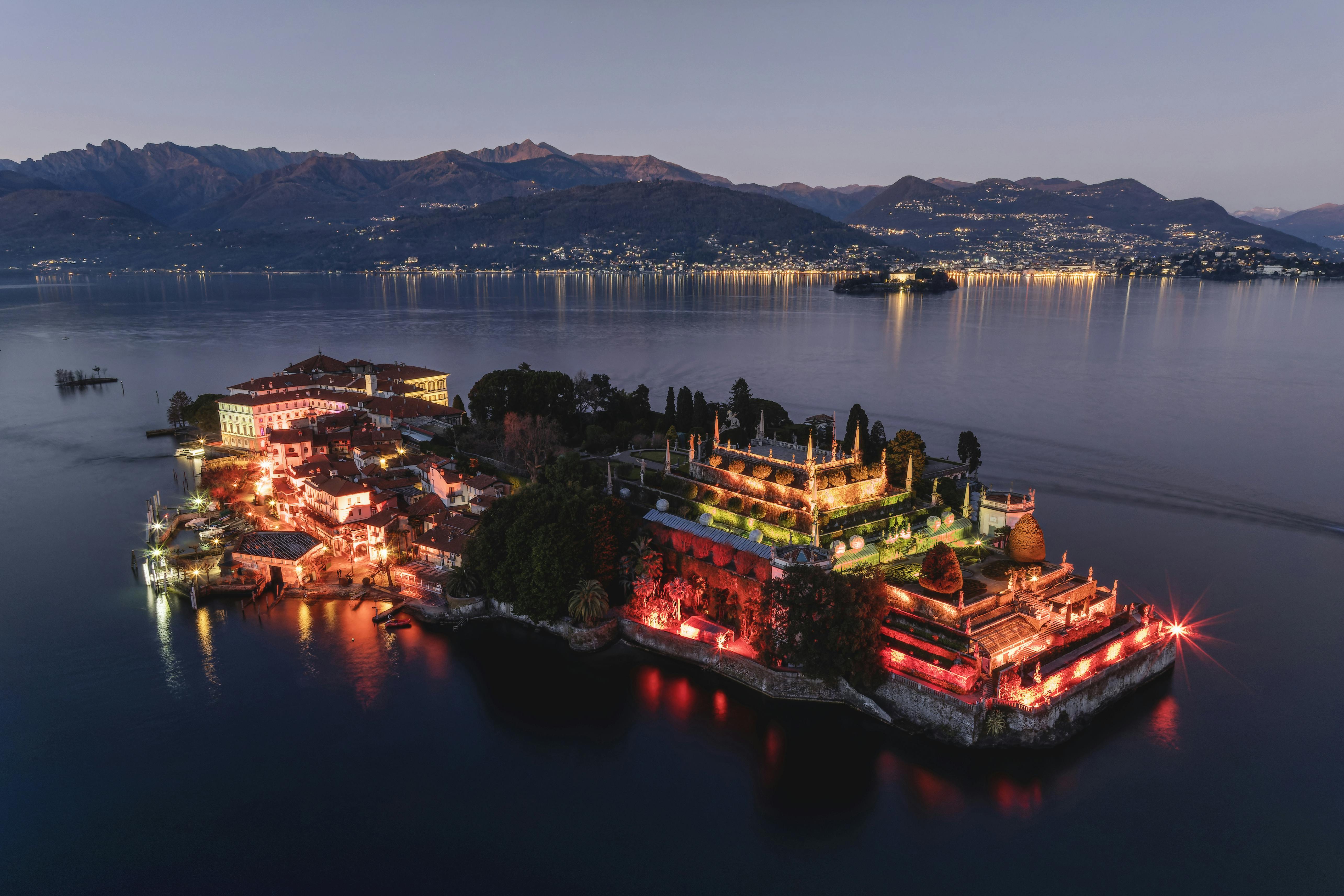Guida a Lago Maggiore e Orta: Due Specchi d'Acqua tra le Alpi