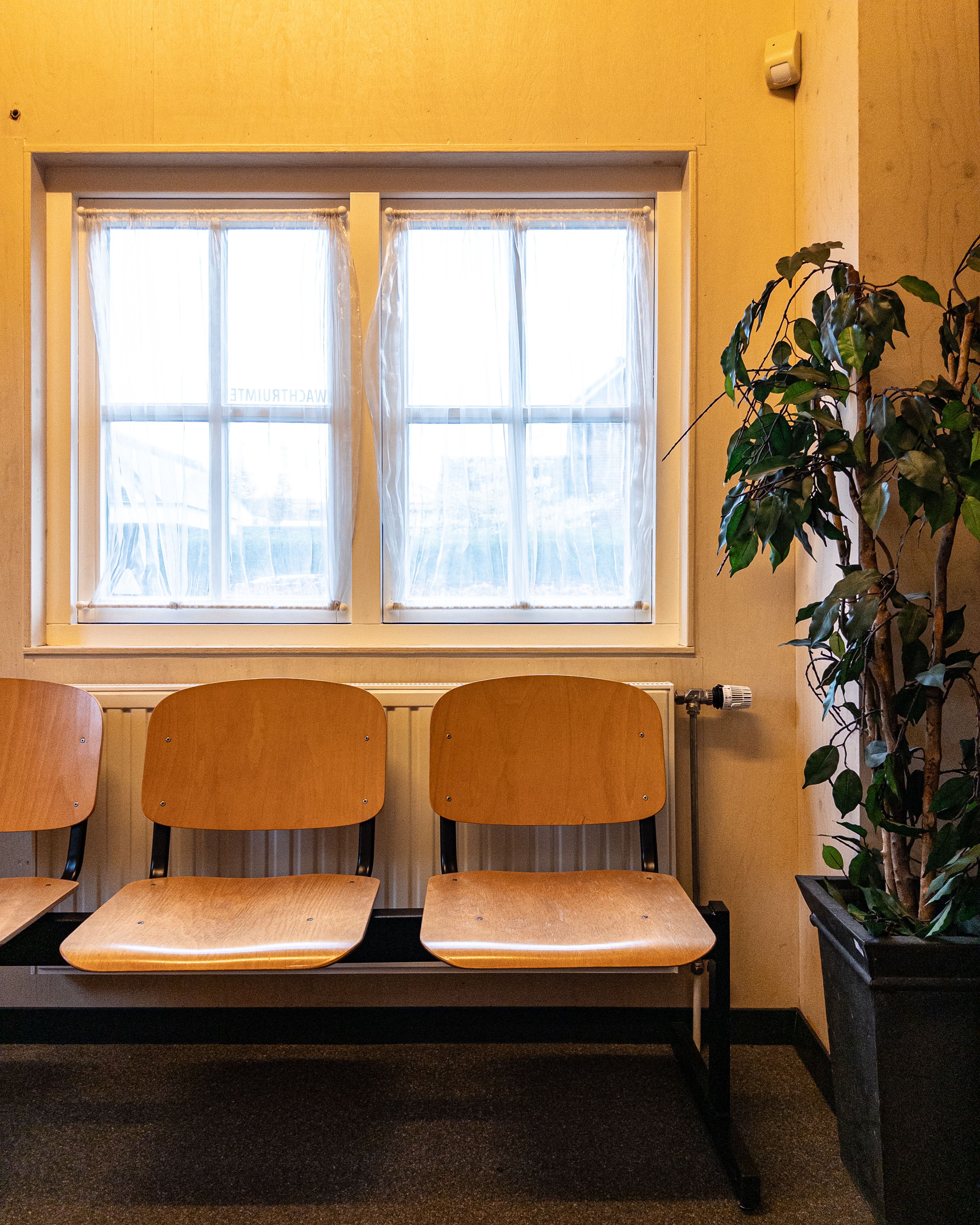 Waiting Room Photos, Download The BEST Free Waiting Room Stock Photos ...