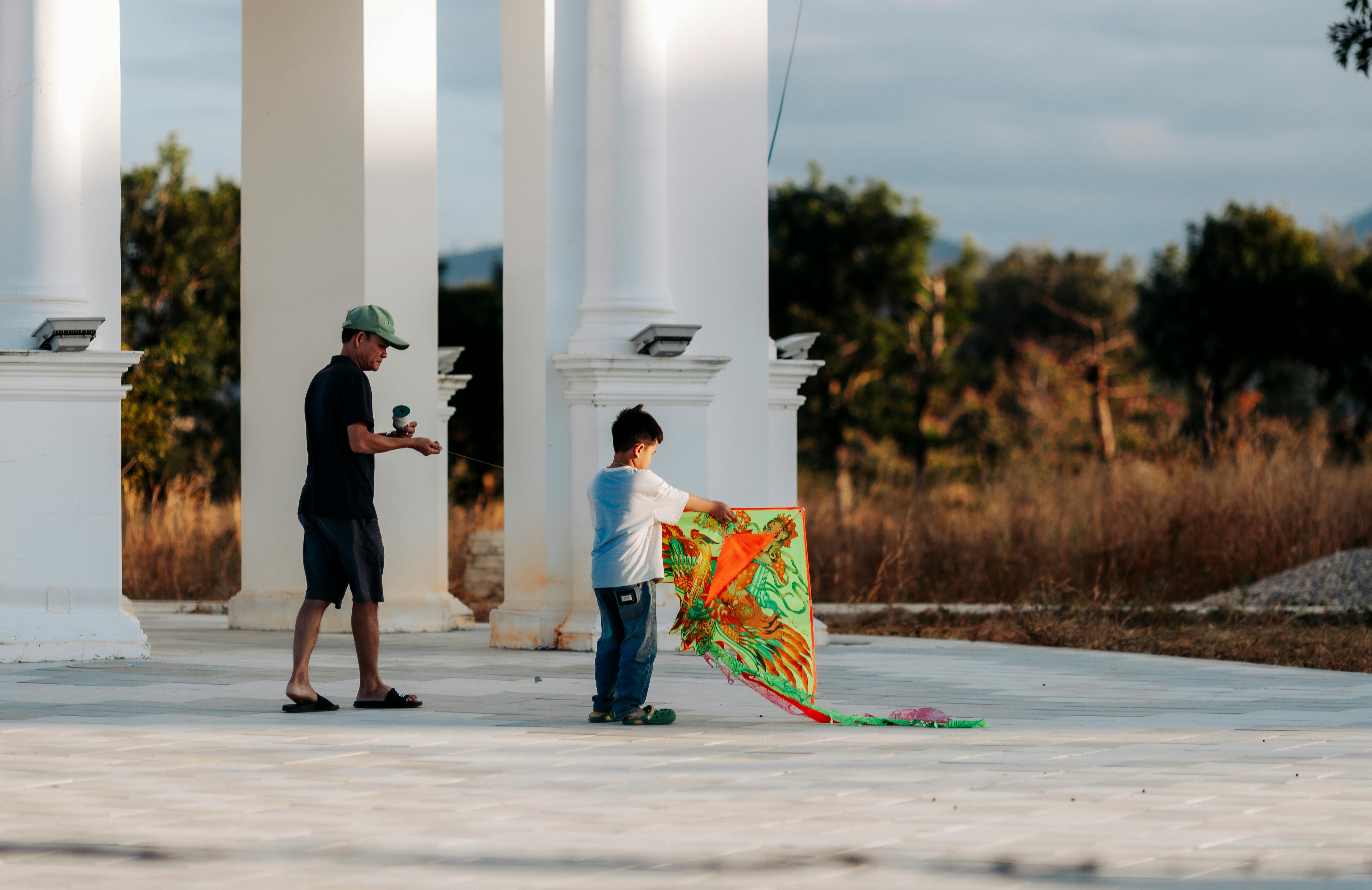 Sevgiliyle Birlikte Kâğıt Uçurtma Anı
