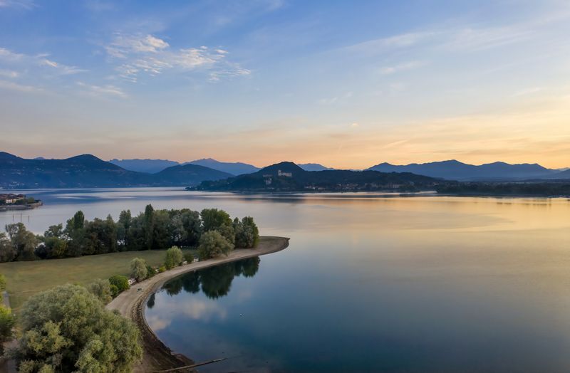 Lago di Varese al tramonto - ritiro auto Varese