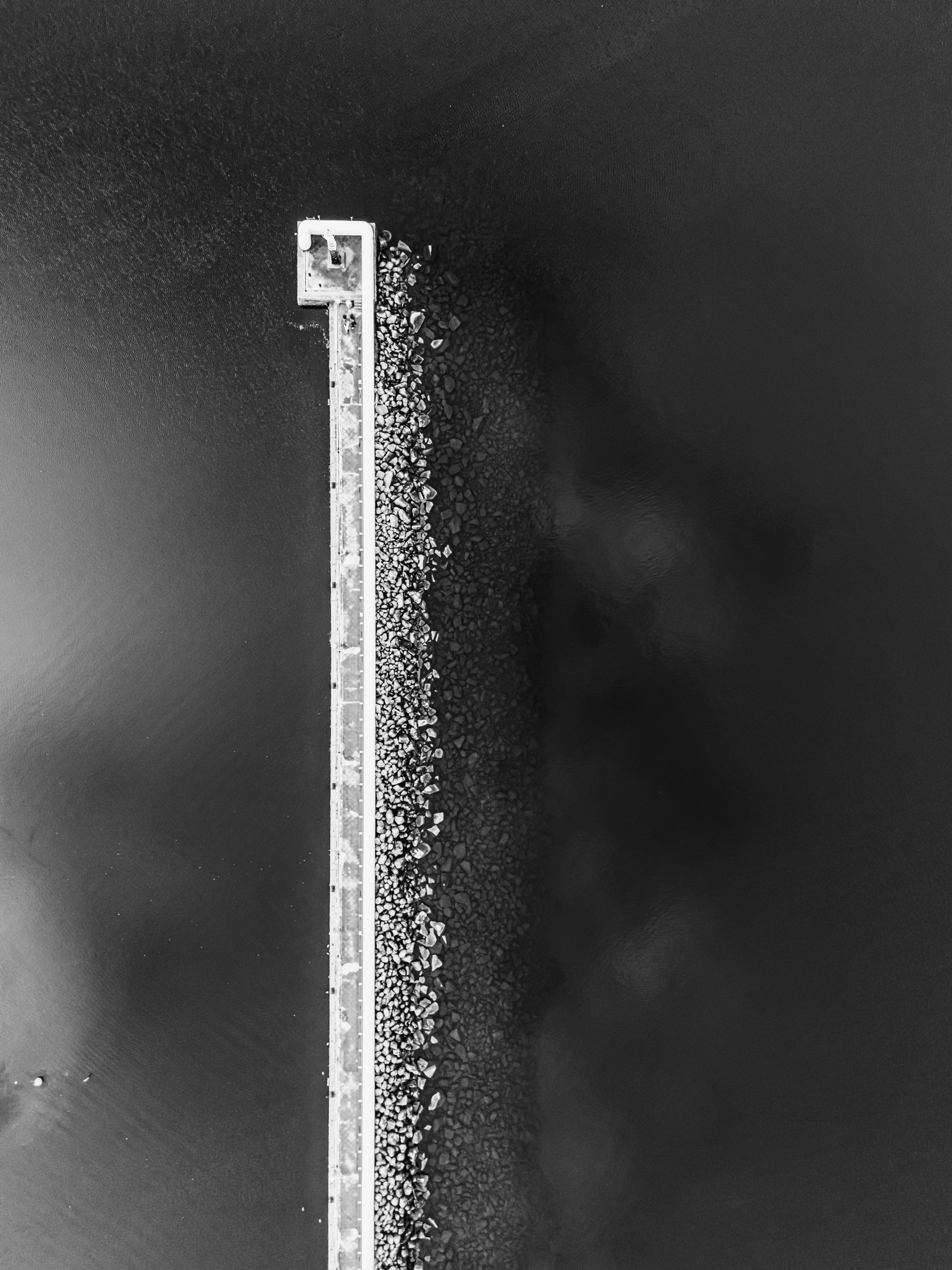 Free Black and white aerial photo of a pier in Jönköping, Sweden, showcasing geometric beauty. Stock Photo