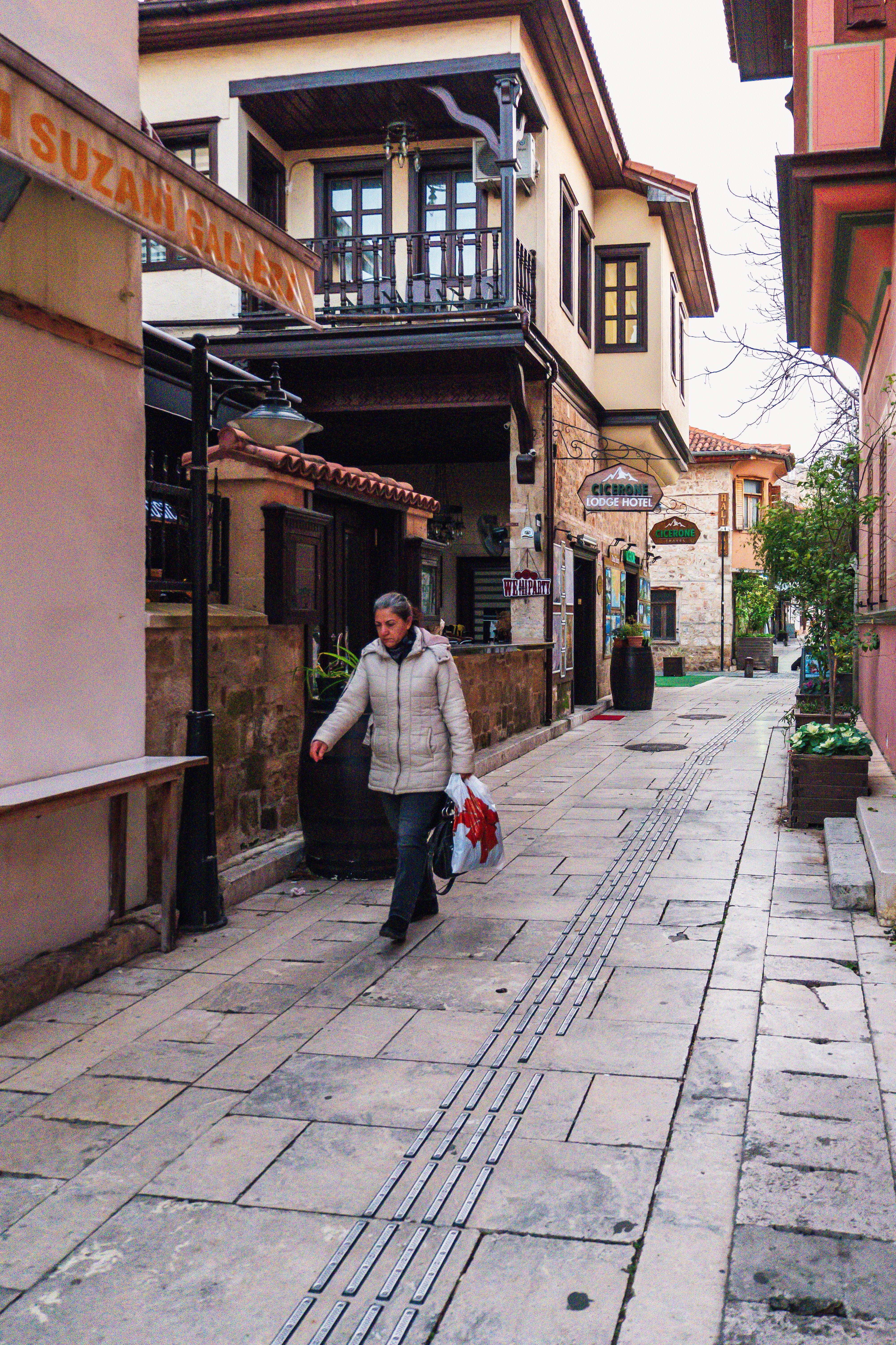 charming-walkway-in-historic-town-center-free-stock-photo