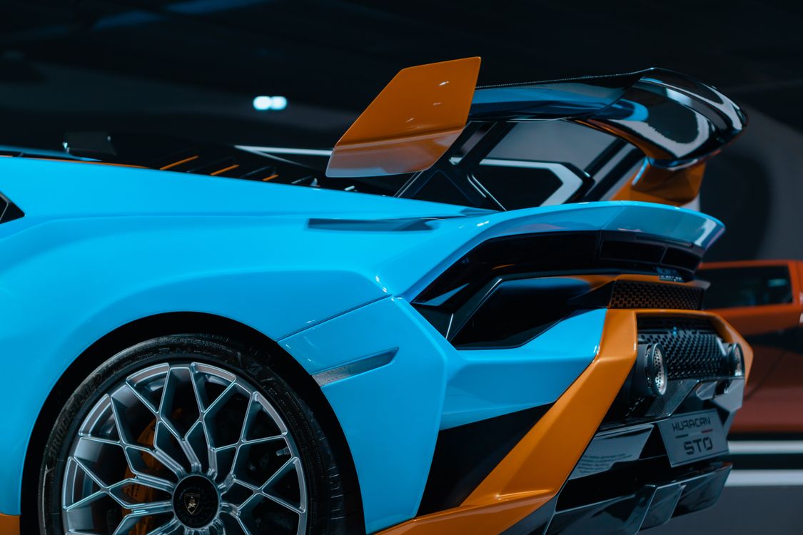 Vibrant Sports Car with Dynamic Aero Design · Free Stock Photo