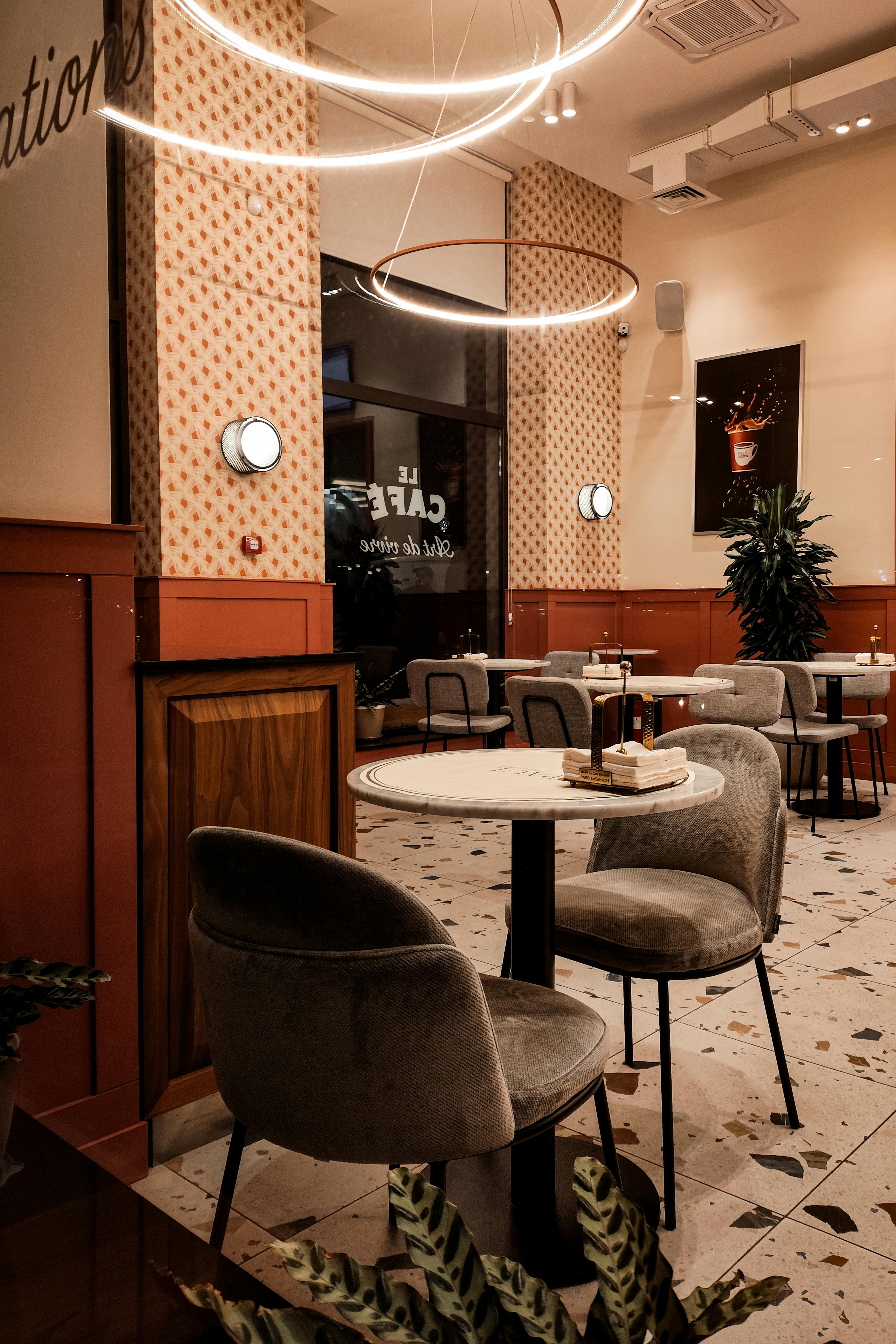 Contemporary lighting installation