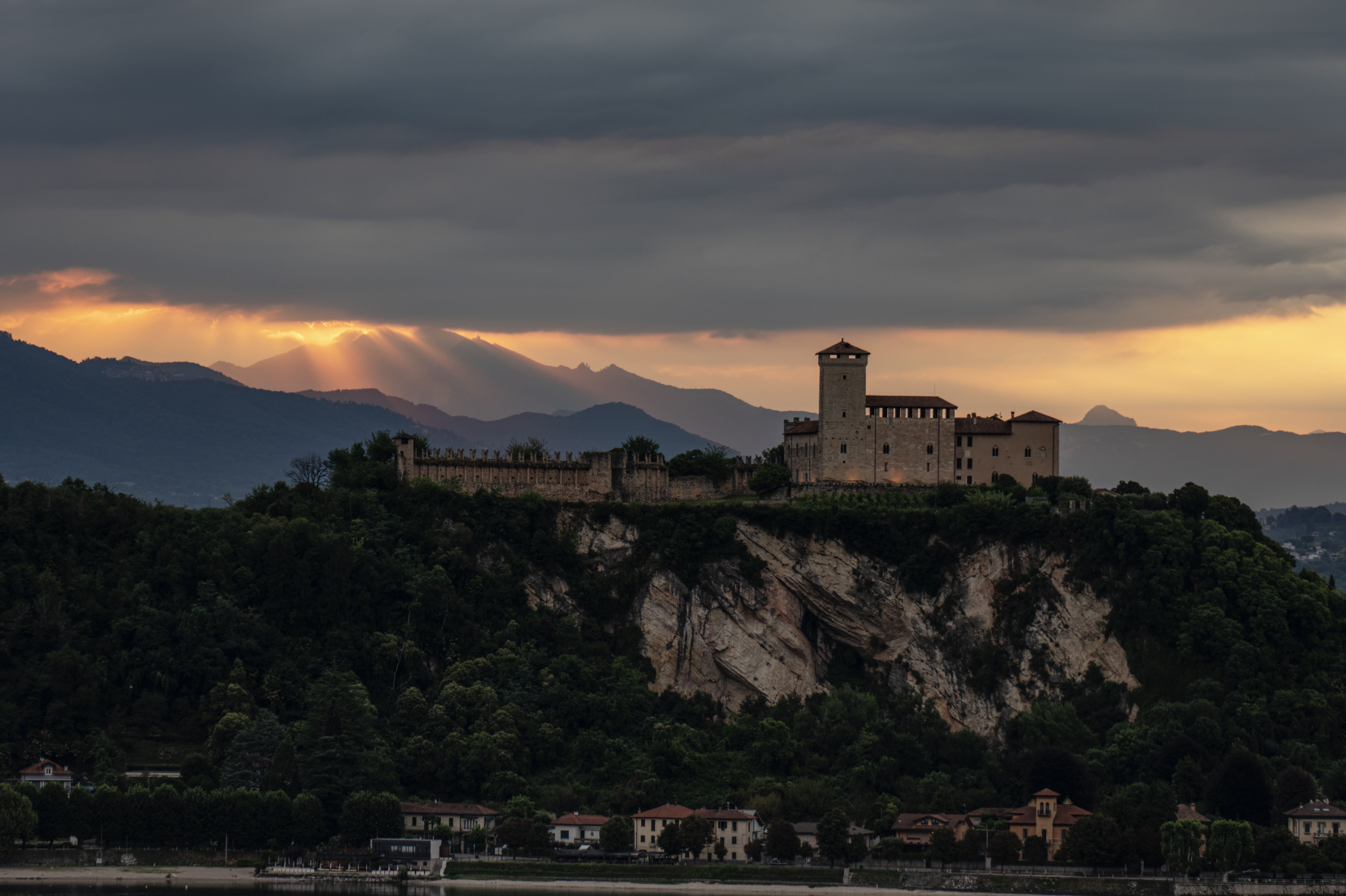 castello collina veneto panorama